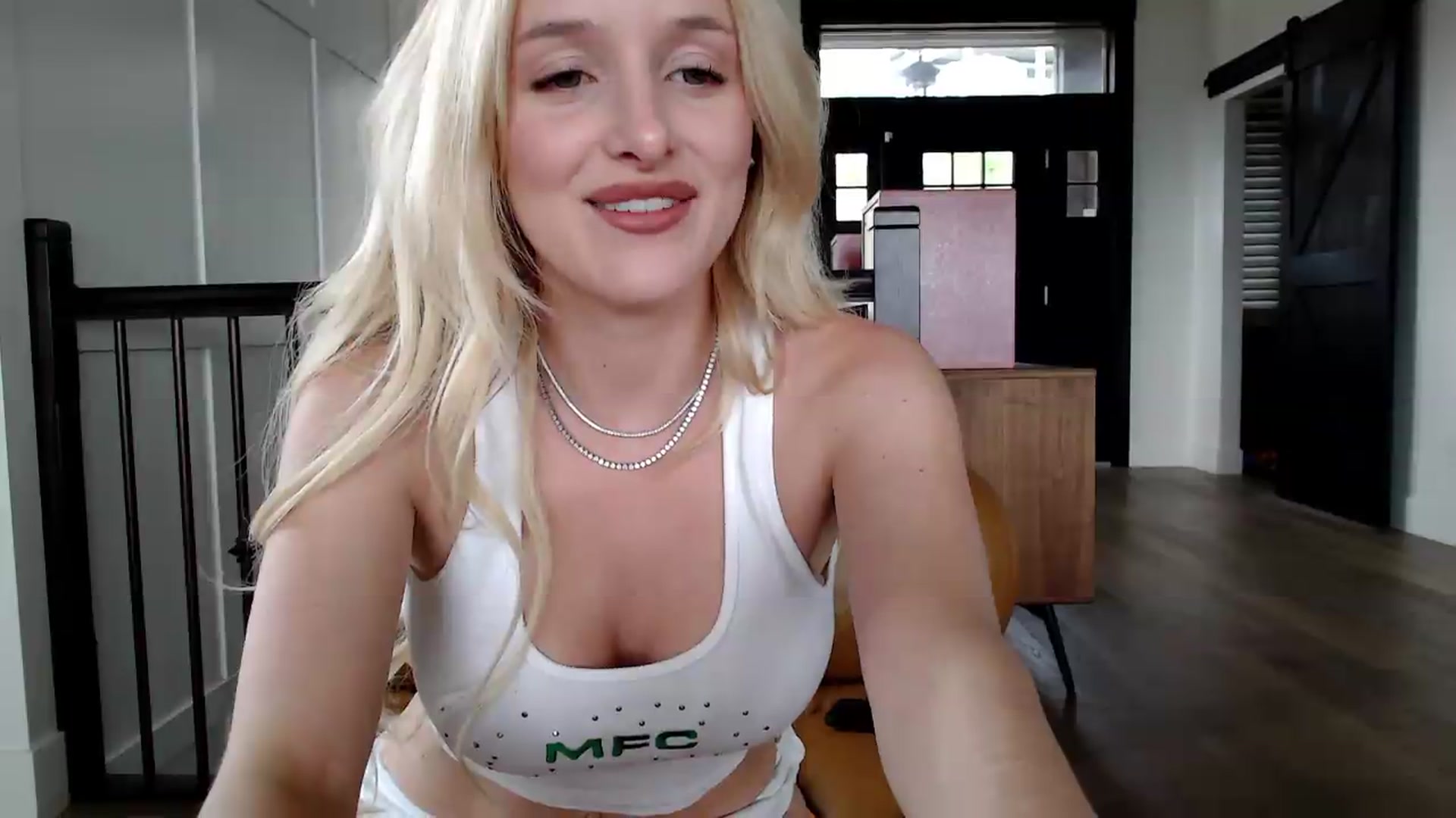 Gallery image thumbnail from Instagram's myfreecams stream on, 05/26/2026, 19:59 image 4 of 20