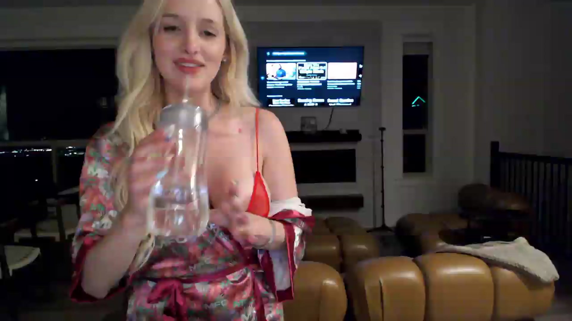 Gallery image thumbnail from Instagram's myfreecams stream on, 05/27/2026, 06:29 image 4 of 20