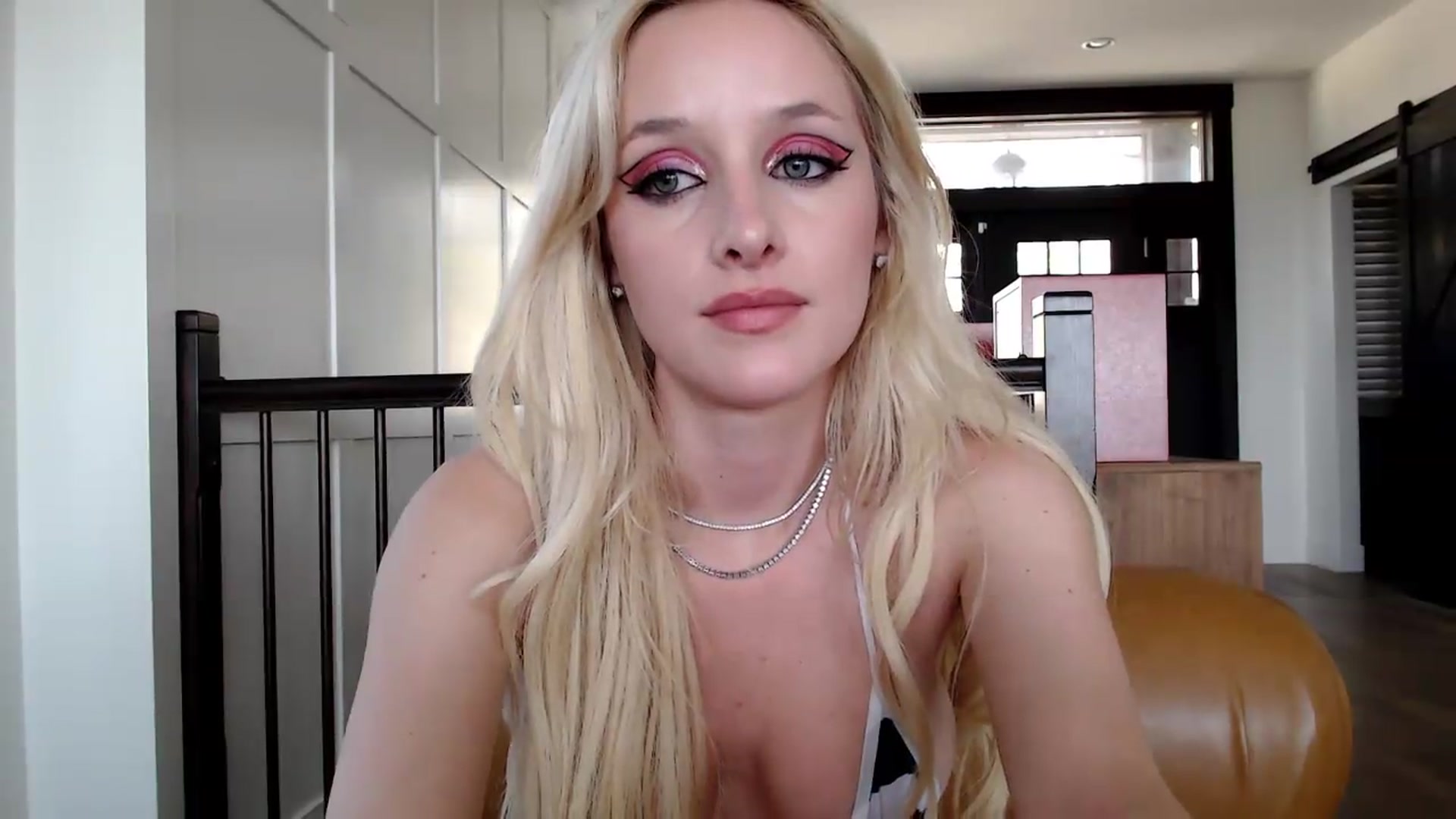 Gallery image thumbnail from Instagram's myfreecams stream on, 05/28/2026, 21:41 image 12 of 20