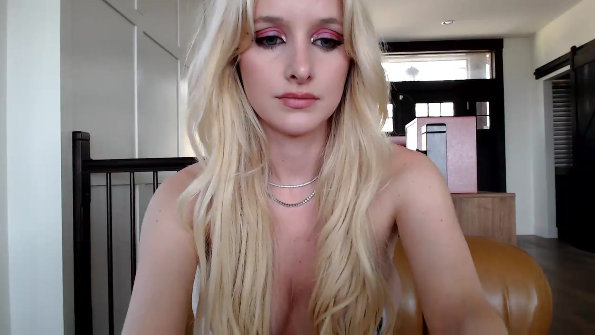 Gallery image thumbnail from Instagram's myfreecams stream on, 05/28/2026, 21:41 image 4 of 20