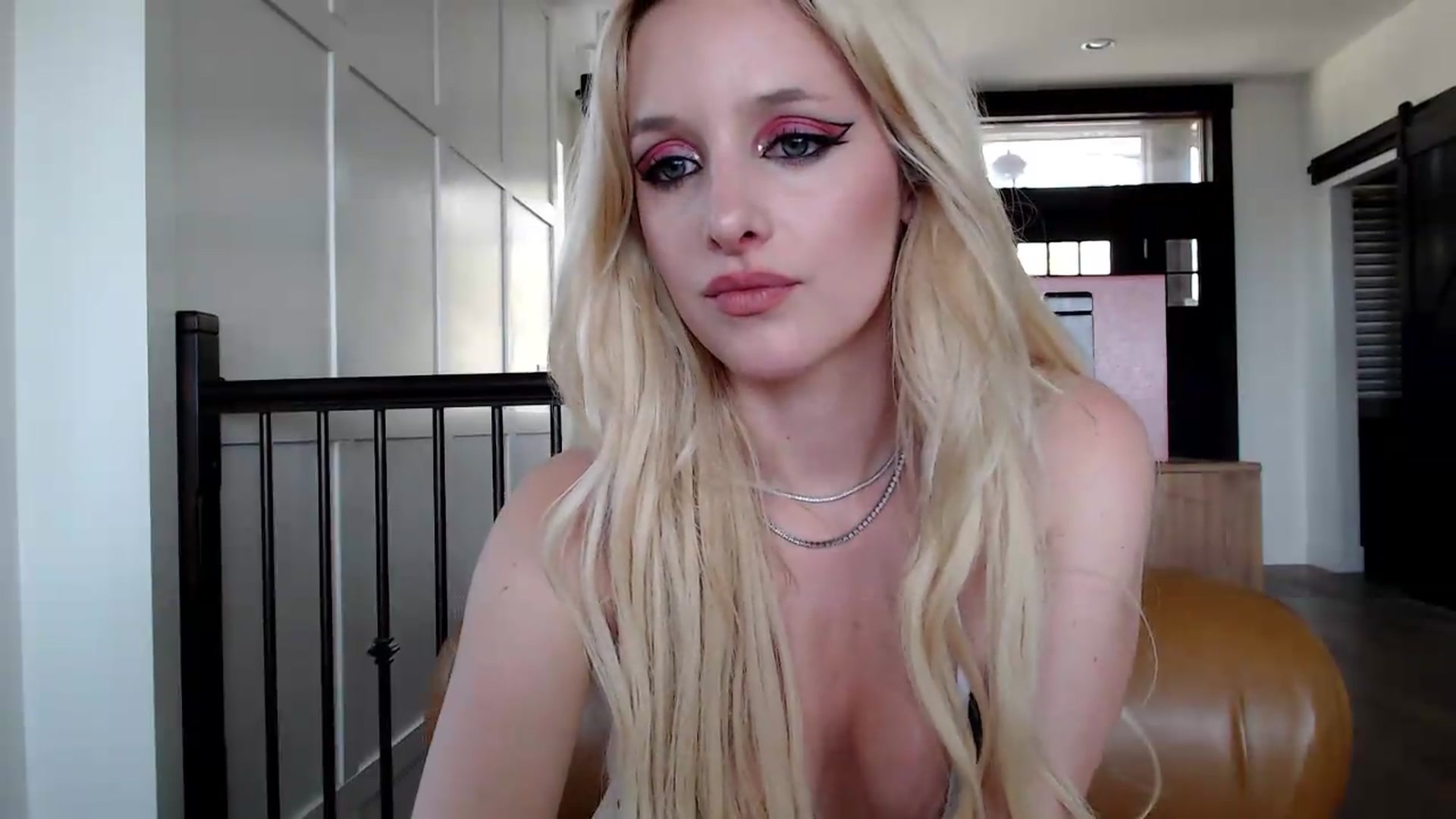 Gallery image thumbnail from Instagram's myfreecams stream on, 05/28/2026, 21:41 image 14 of 20