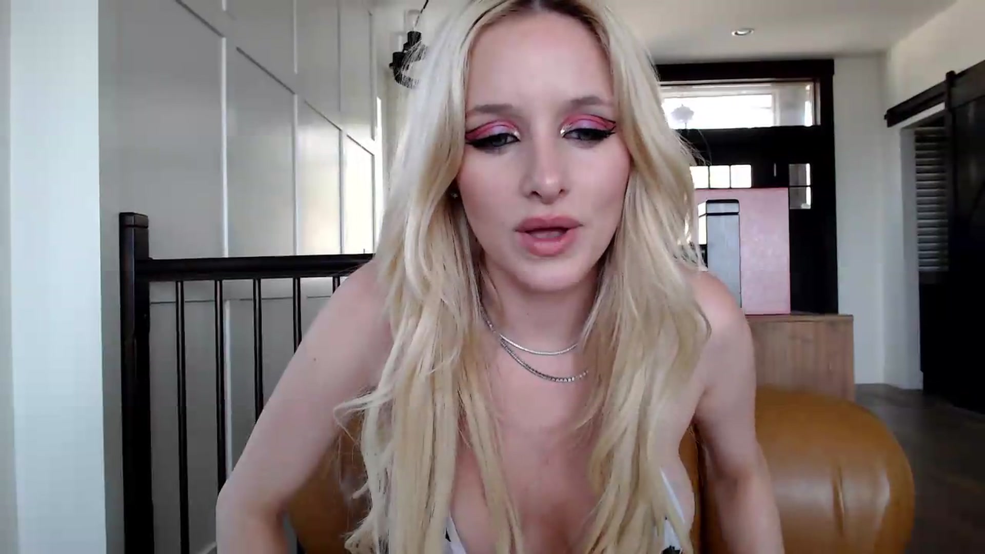 Gallery image thumbnail from Instagram's myfreecams stream on, 05/28/2026, 21:41 image 18 of 20