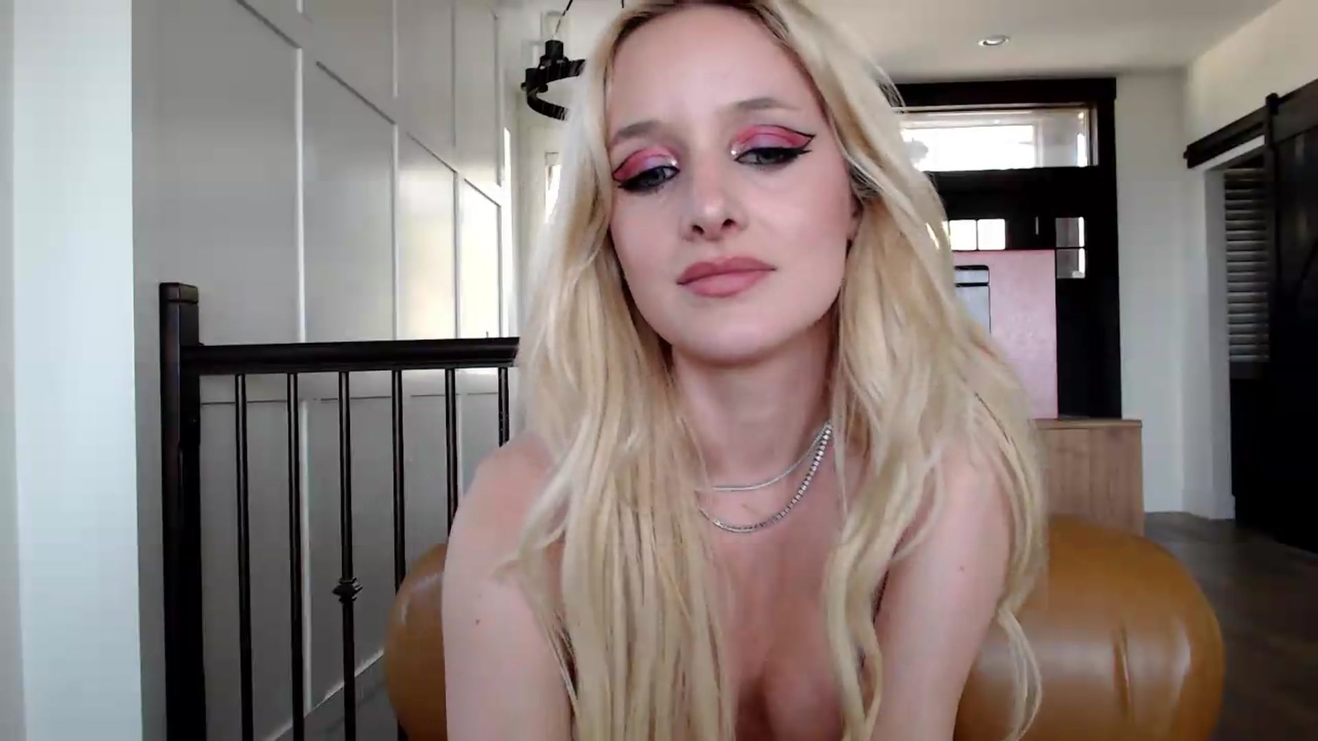 Gallery image thumbnail from Instagram's myfreecams stream on, 05/28/2026, 21:41 image 13 of 20