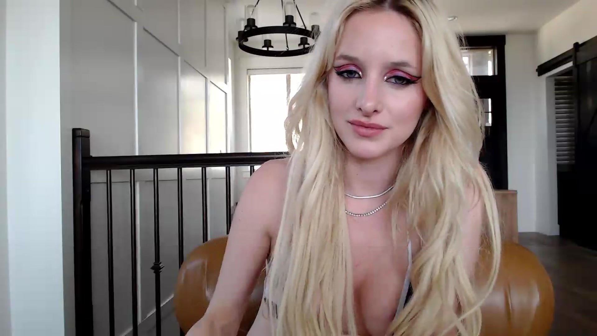 Gallery image thumbnail from Instagram's myfreecams stream on, 05/28/2026, 21:41 image 16 of 20