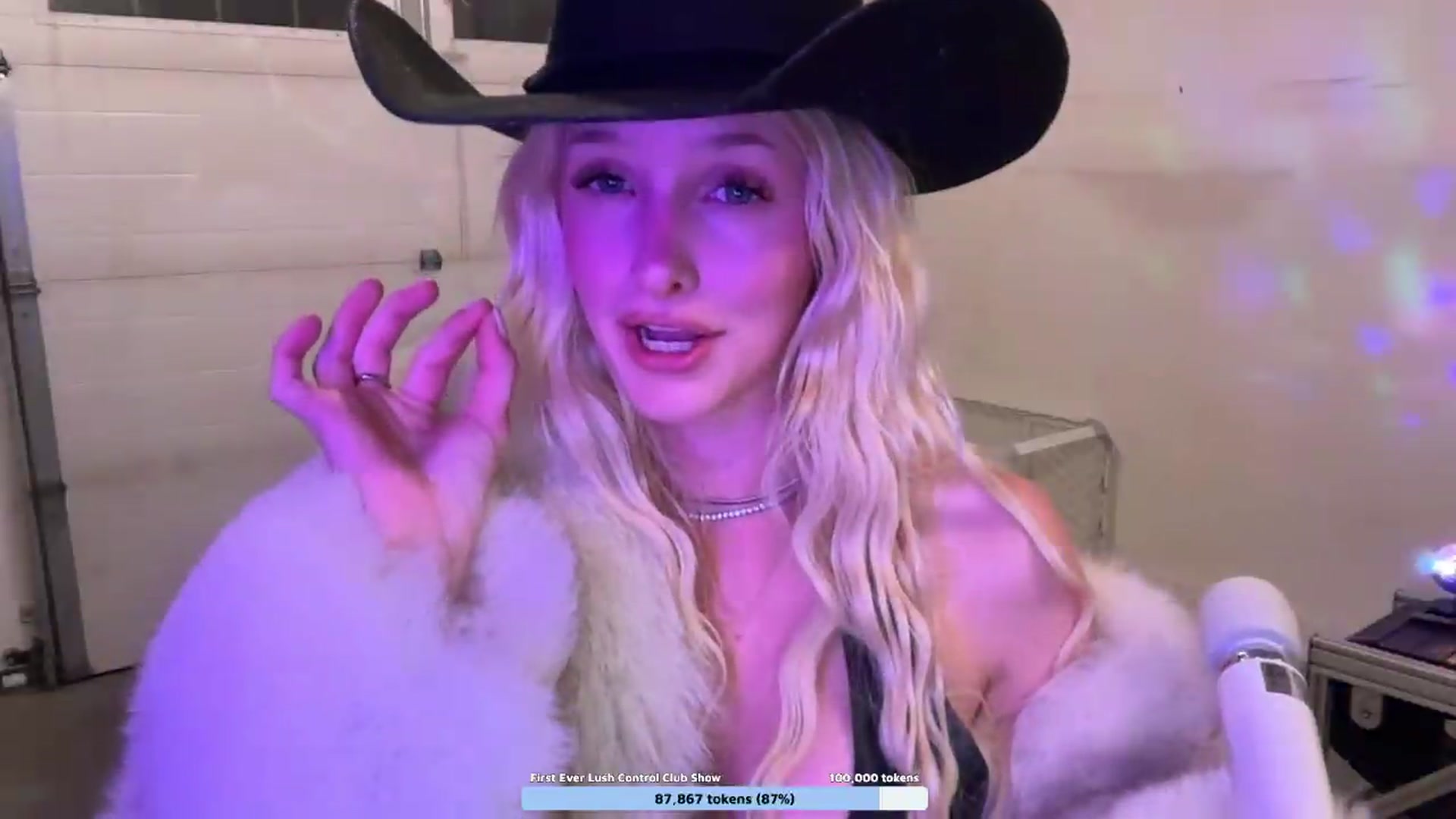 Gallery image thumbnail from Instagram's myfreecams stream on, 06/10/2026, 05:38 image 15 of 20