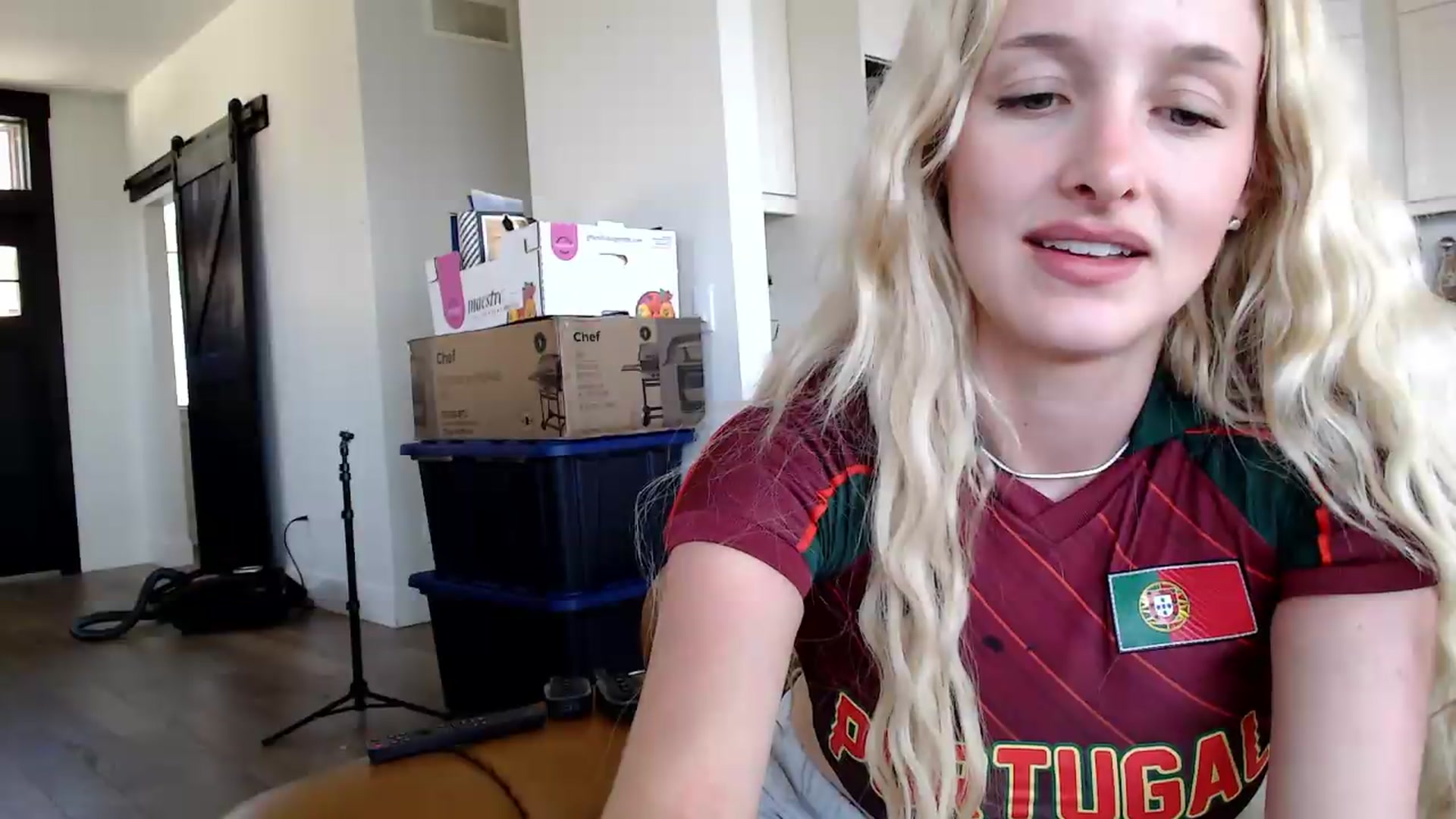 Gallery image thumbnail from Instagram's myfreecams stream on, 07/06/2026, 21:24 image 17 of 20