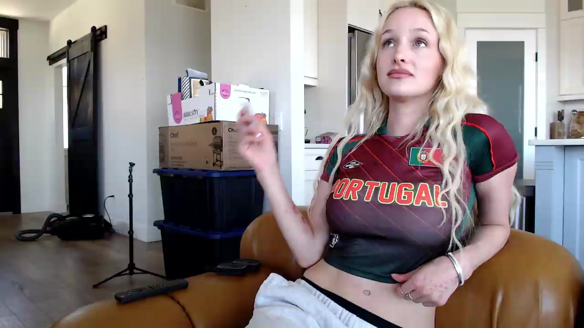 Gallery image thumbnail from Instagram's myfreecams stream on, 07/06/2026, 21:24 image 5 of 20