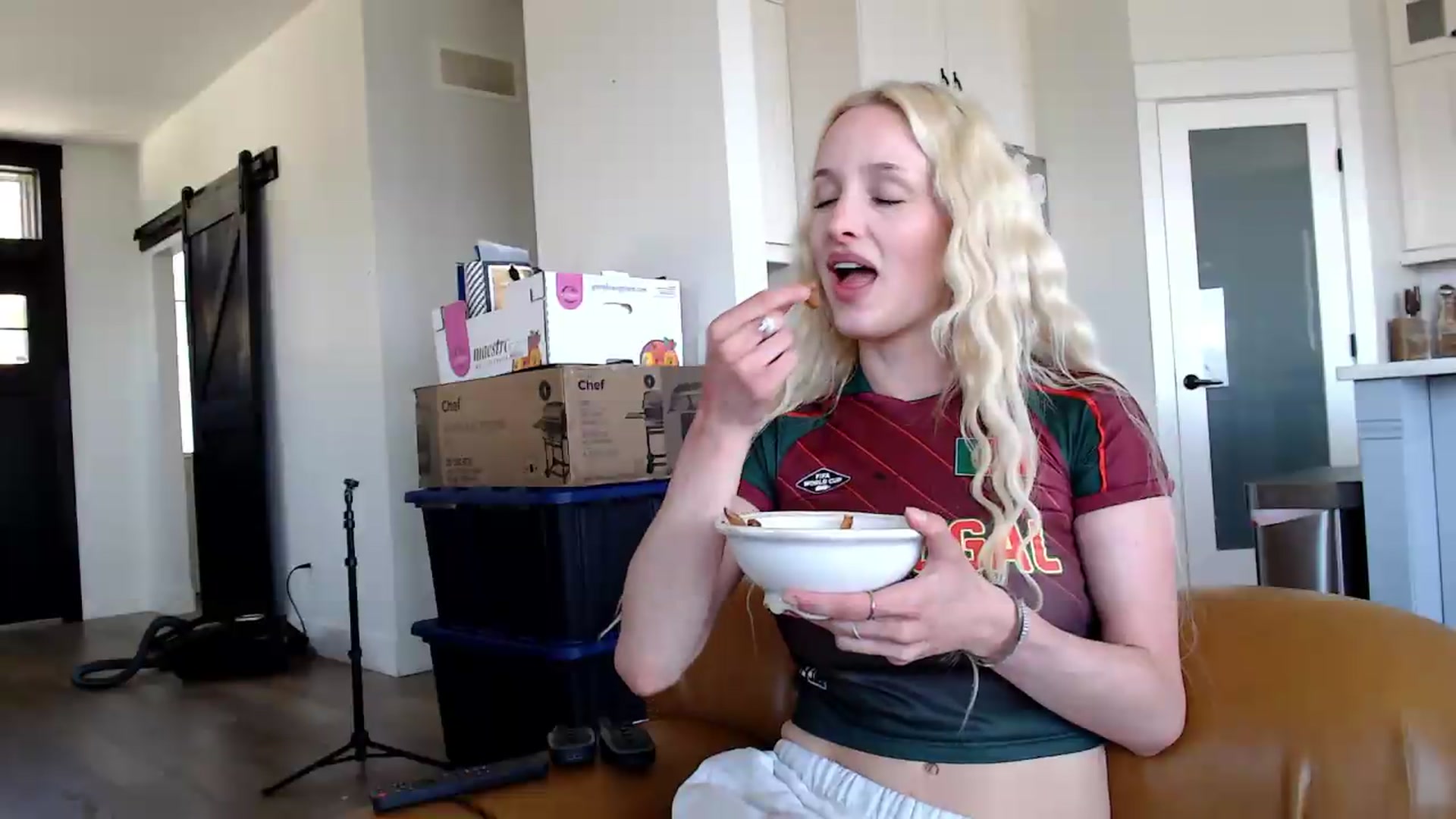 Gallery image thumbnail from Instagram's myfreecams stream on, 07/06/2026, 21:24 image 13 of 20