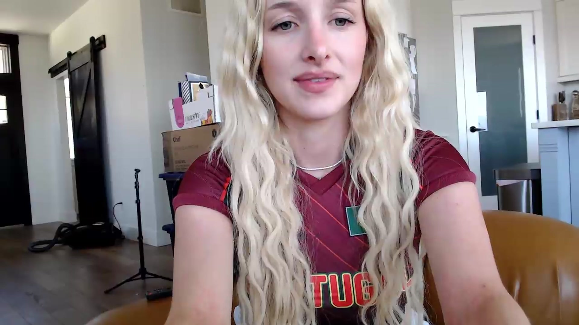 Gallery image thumbnail from Instagram's myfreecams stream on, 07/06/2026, 21:24 image 16 of 20