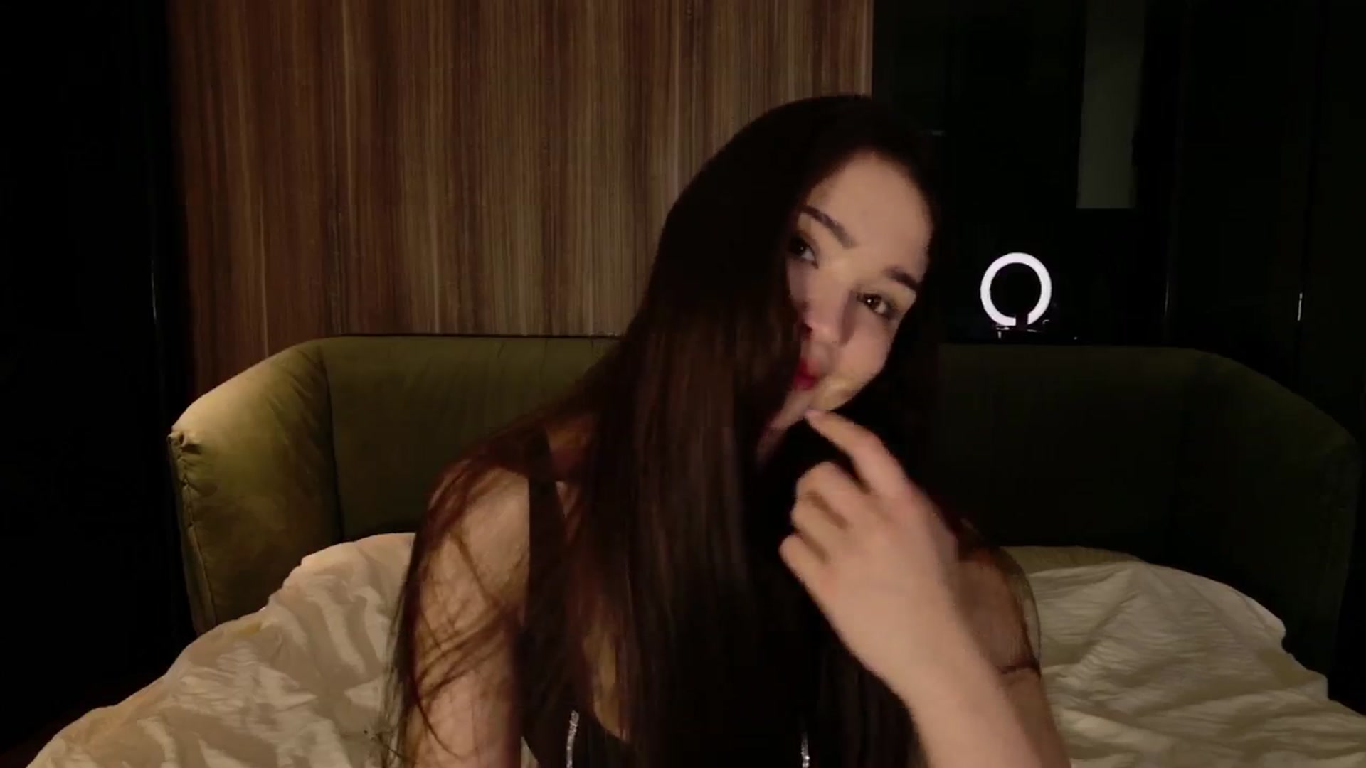 Gallery image thumbnail from Intelligencer's myfreecams stream on, 11/18/2024, 17:03 image 14 of 20