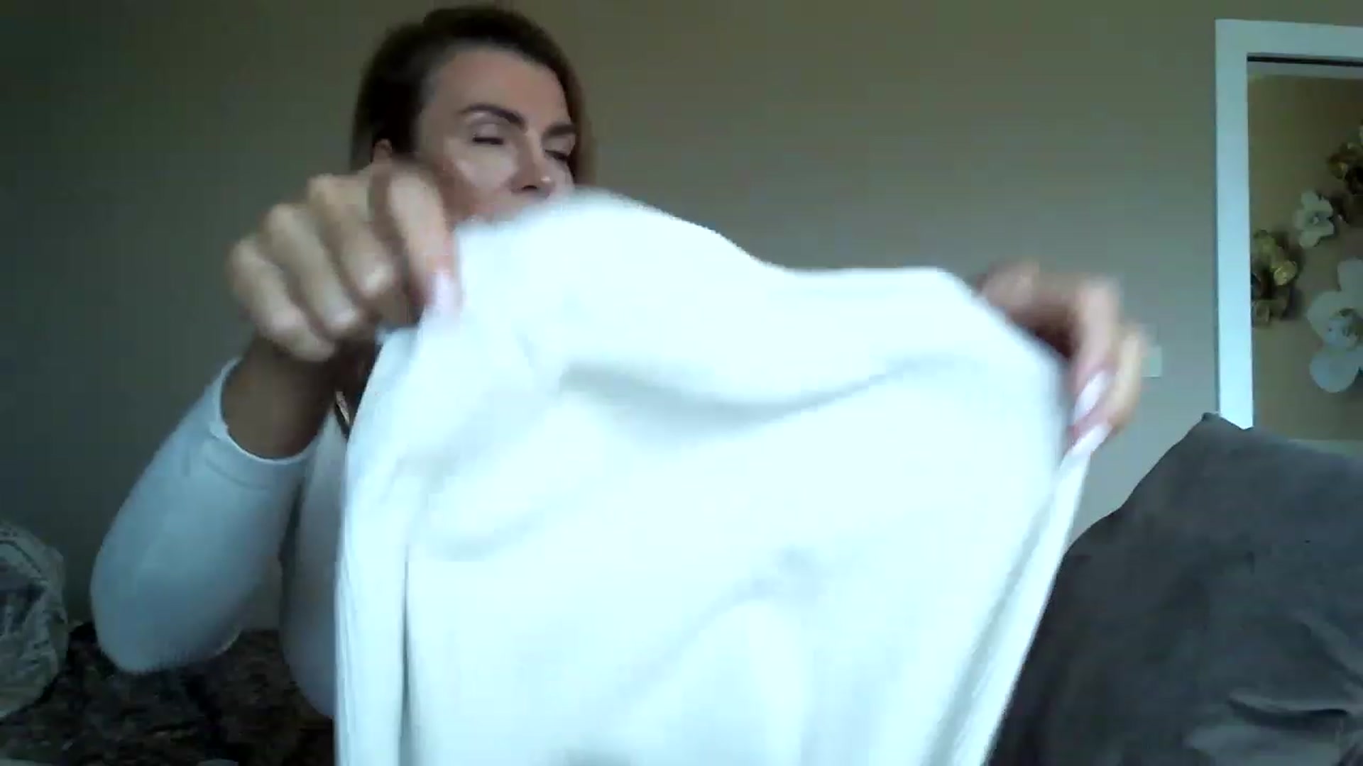 Gallery image thumbnail from Into_Mary's myfreecams stream on, 06/11/2023, 12:46 image 11 of 20