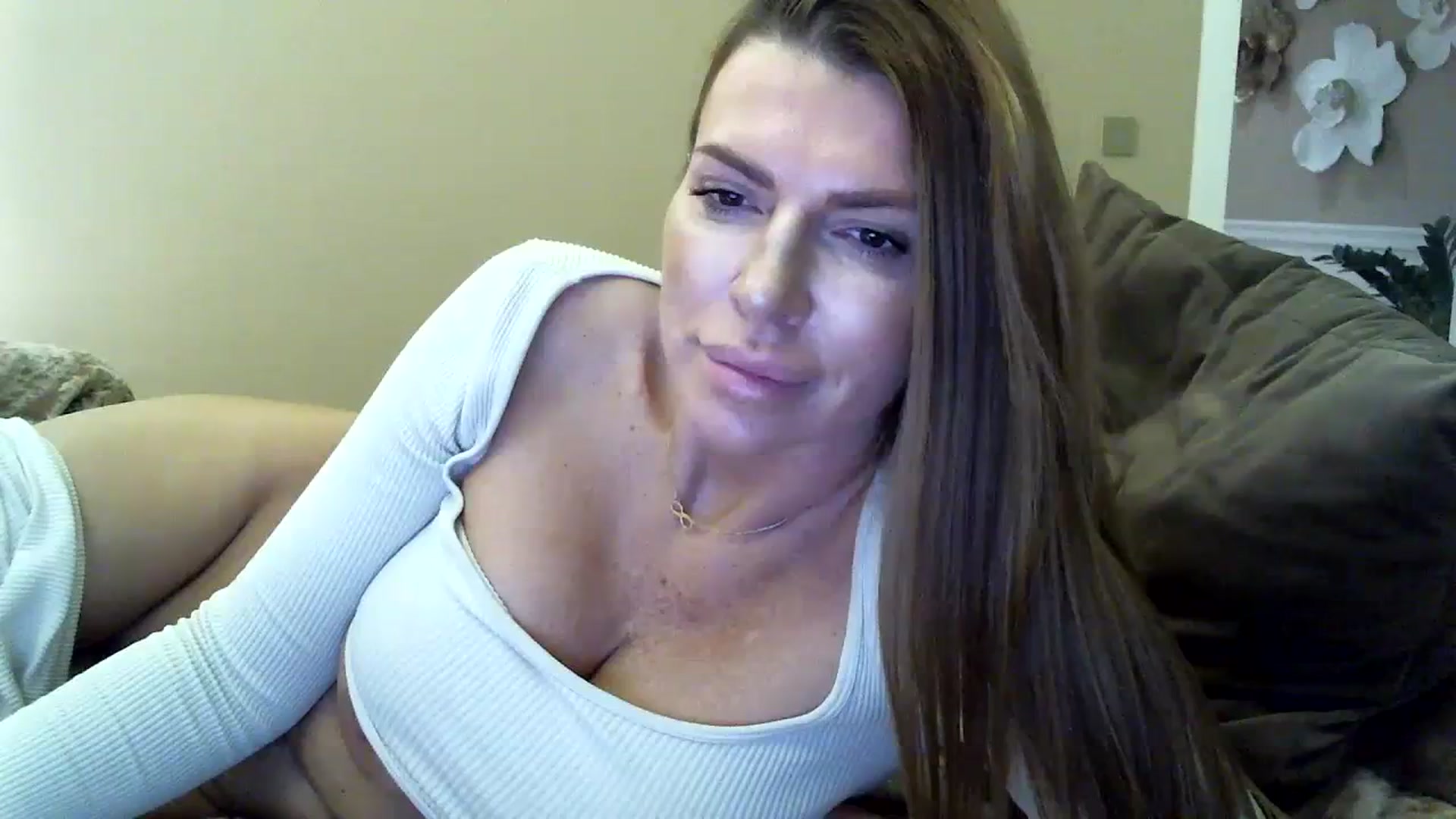 Gallery image thumbnail from Into_Mary's myfreecams stream on, 12/30/2023, 18:05 image 9 of 20
