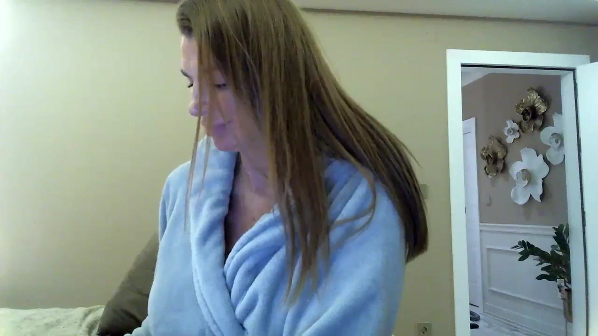 Gallery image thumbnail from Into_Mary's myfreecams stream on, 01/13/2024, 22:45 image 9 of 20
