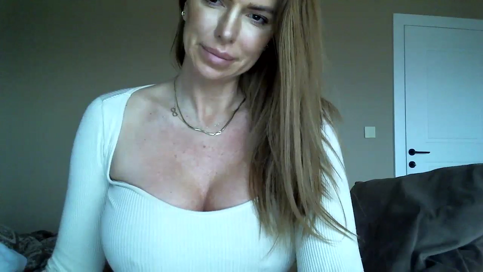 Gallery image thumbnail from Into_Mary's myfreecams stream on, 02/24/2024, 14:42 image 7 of 20