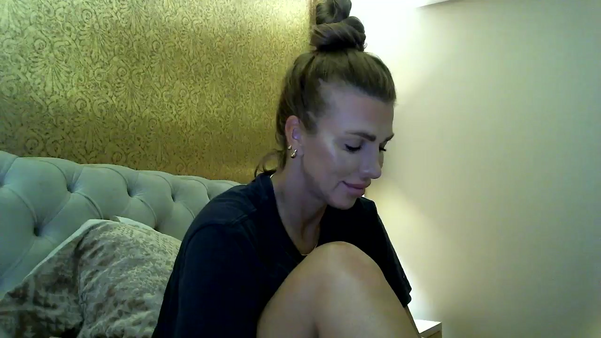Gallery image thumbnail from Into_Mary's myfreecams stream on, 05/02/2024, 16:55 image 17 of 20