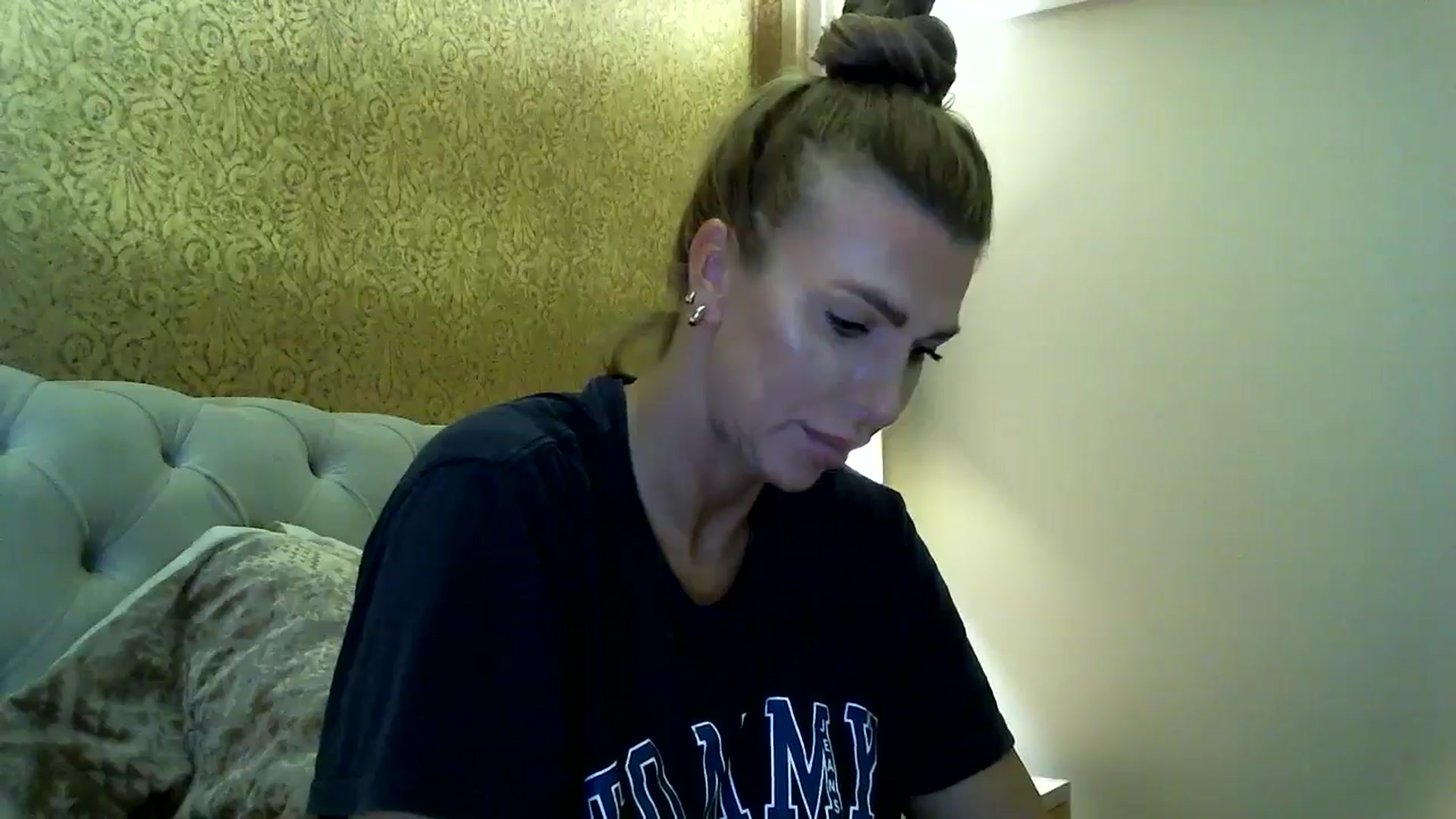 Gallery image thumbnail from Into_Mary's myfreecams stream on, 05/02/2024, 16:55 image 15 of 20
