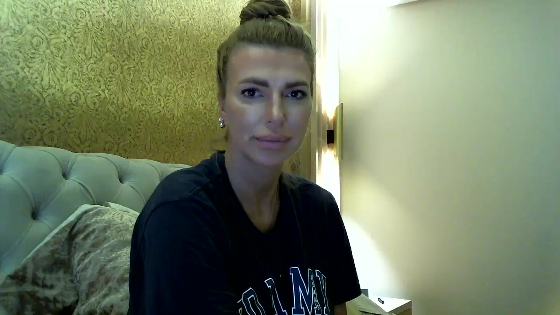 Gallery image thumbnail from Into_Mary's myfreecams stream on, 05/02/2024, 17:06 image 18 of 20