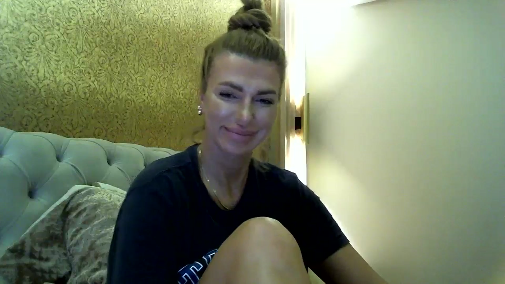 Gallery image thumbnail from Into_Mary's myfreecams stream on, 05/02/2024, 17:06 image 10 of 20
