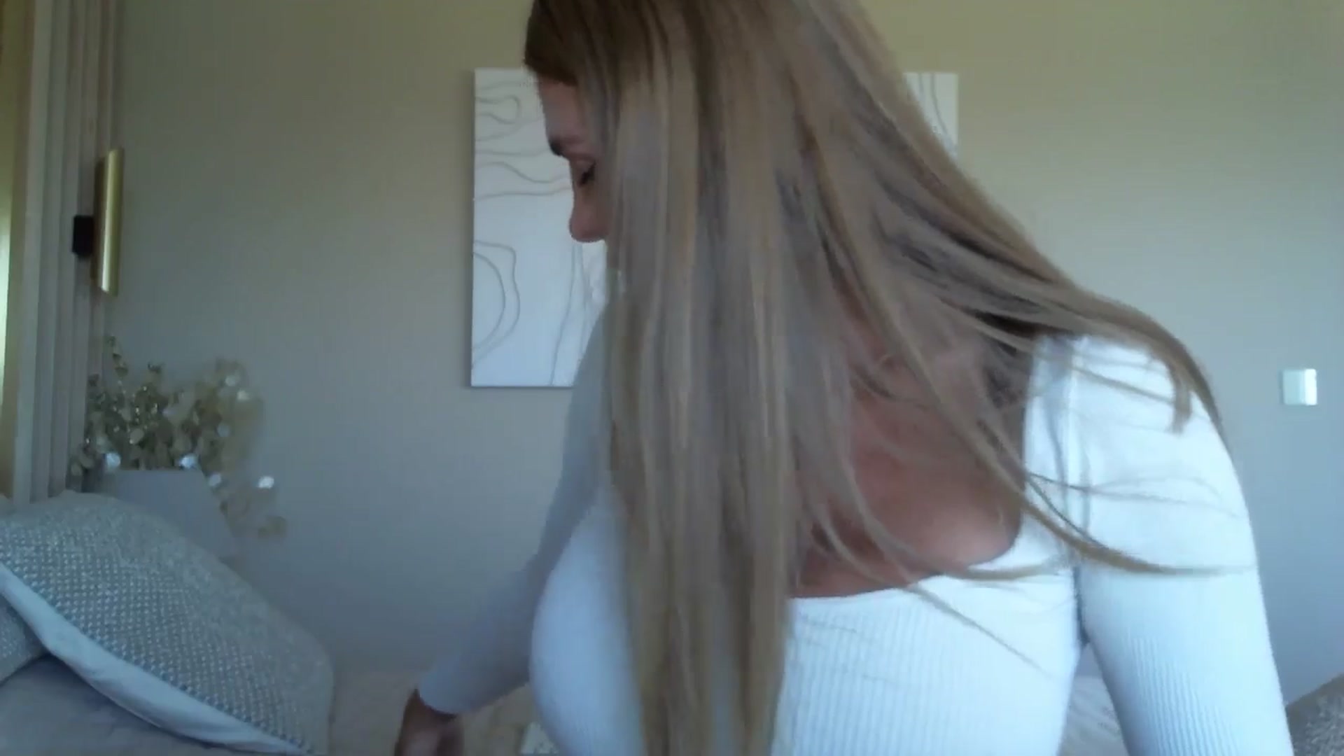 Gallery image thumbnail from Into_Mary's myfreecams stream on, 07/27/2024, 10:32 image 2 of 20