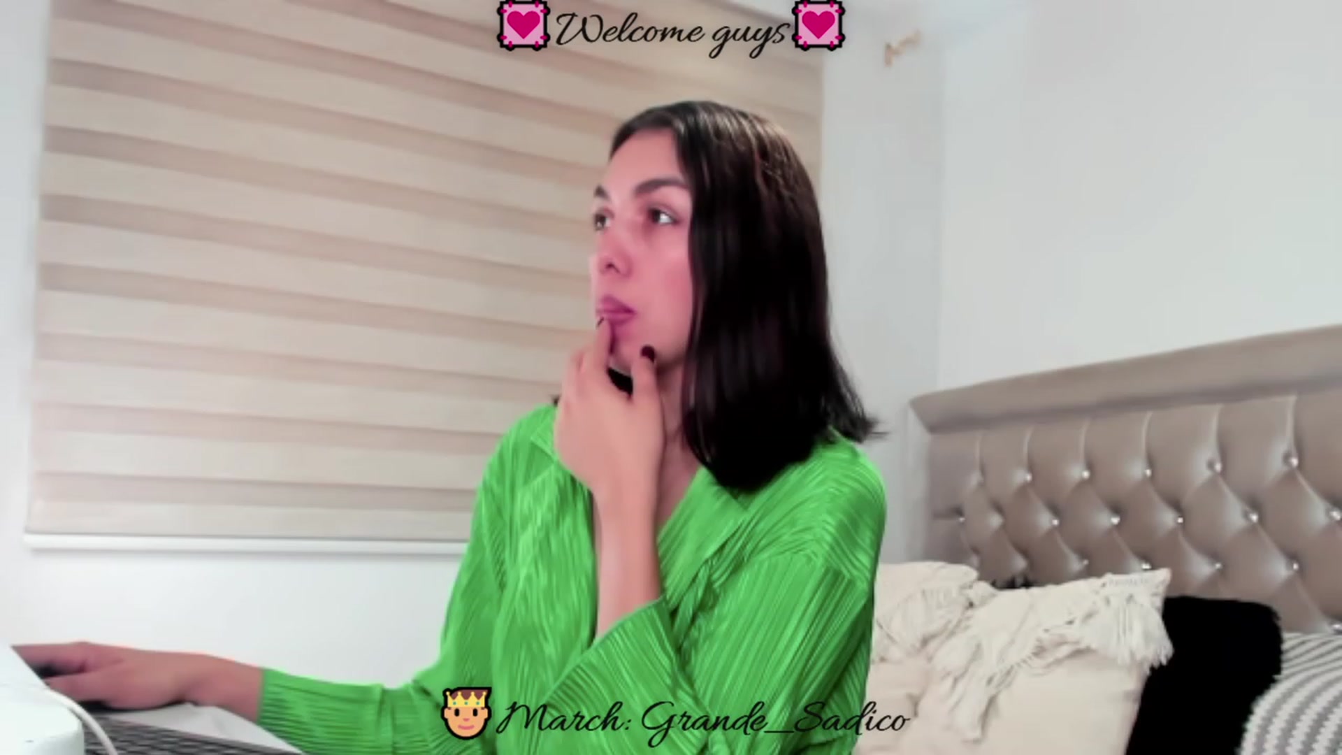 Gallery image thumbnail from Intrigue89's myfreecams stream on, 03/08/2023, 20:38 image 3 of 20