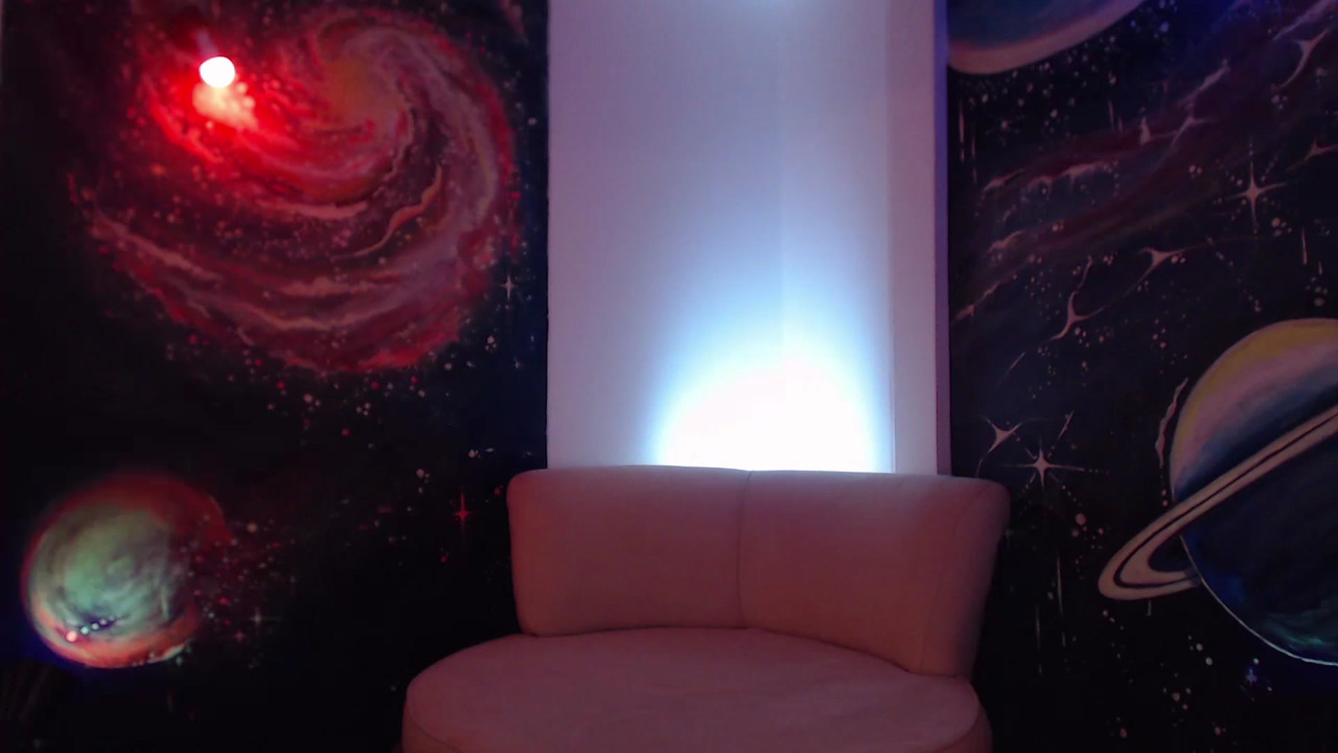 Gallery image thumbnail from IntruderRorry's myfreecams stream on, 11/18/2022, 10:06 image 3 of 20