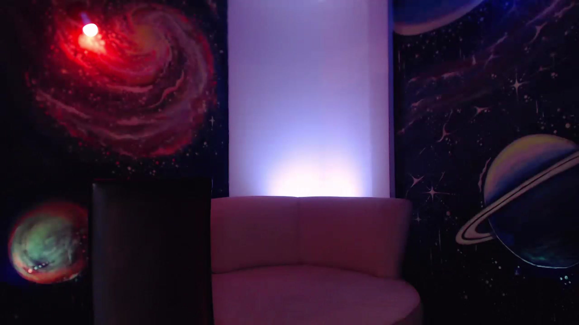 Gallery image thumbnail from IntruderRorry's myfreecams stream on, 11/21/2022, 09:20 image 6 of 20