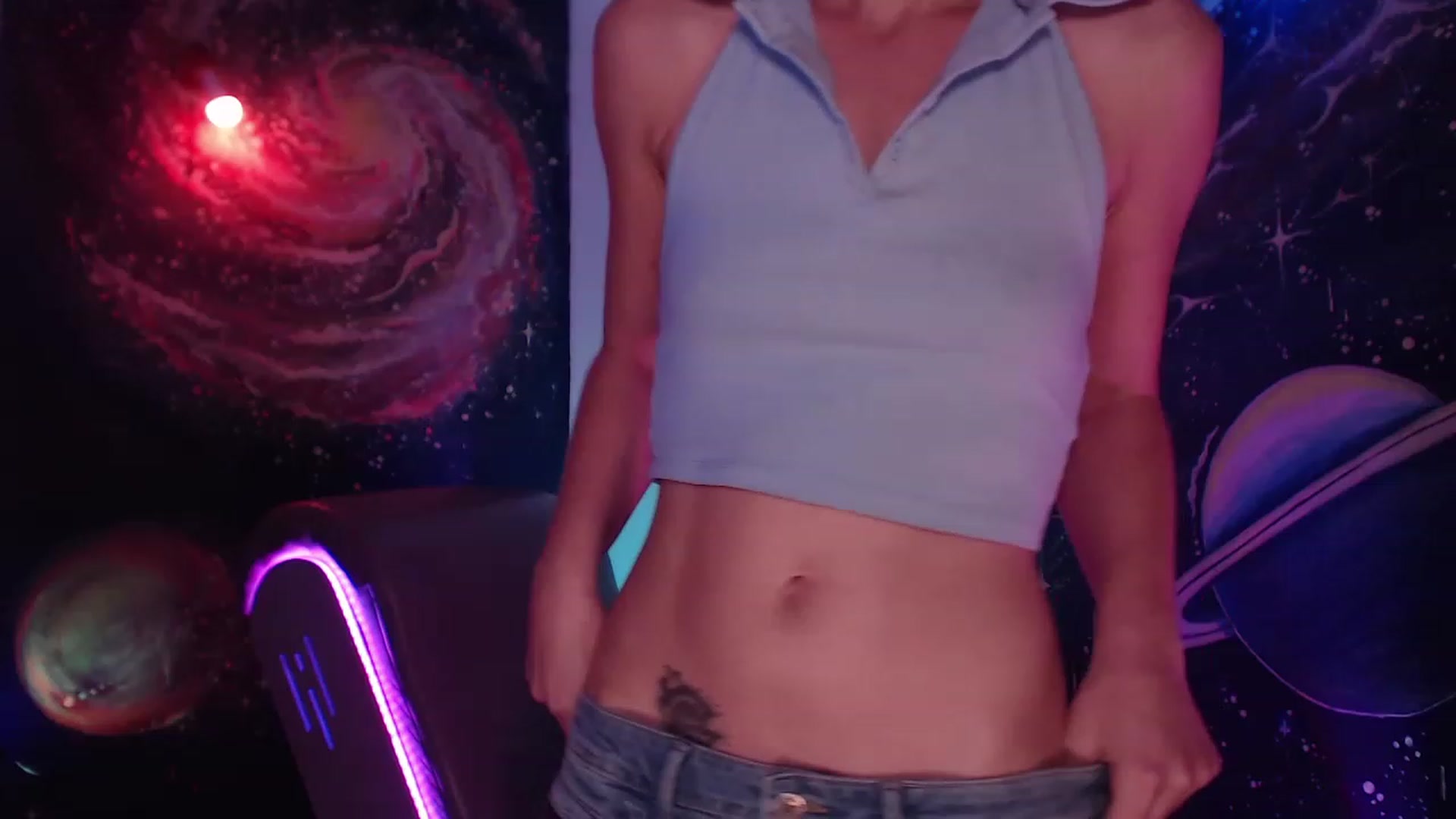 Gallery image thumbnail from IntruderRorry's myfreecams stream on, 12/10/2022, 13:17 image 1 of 20