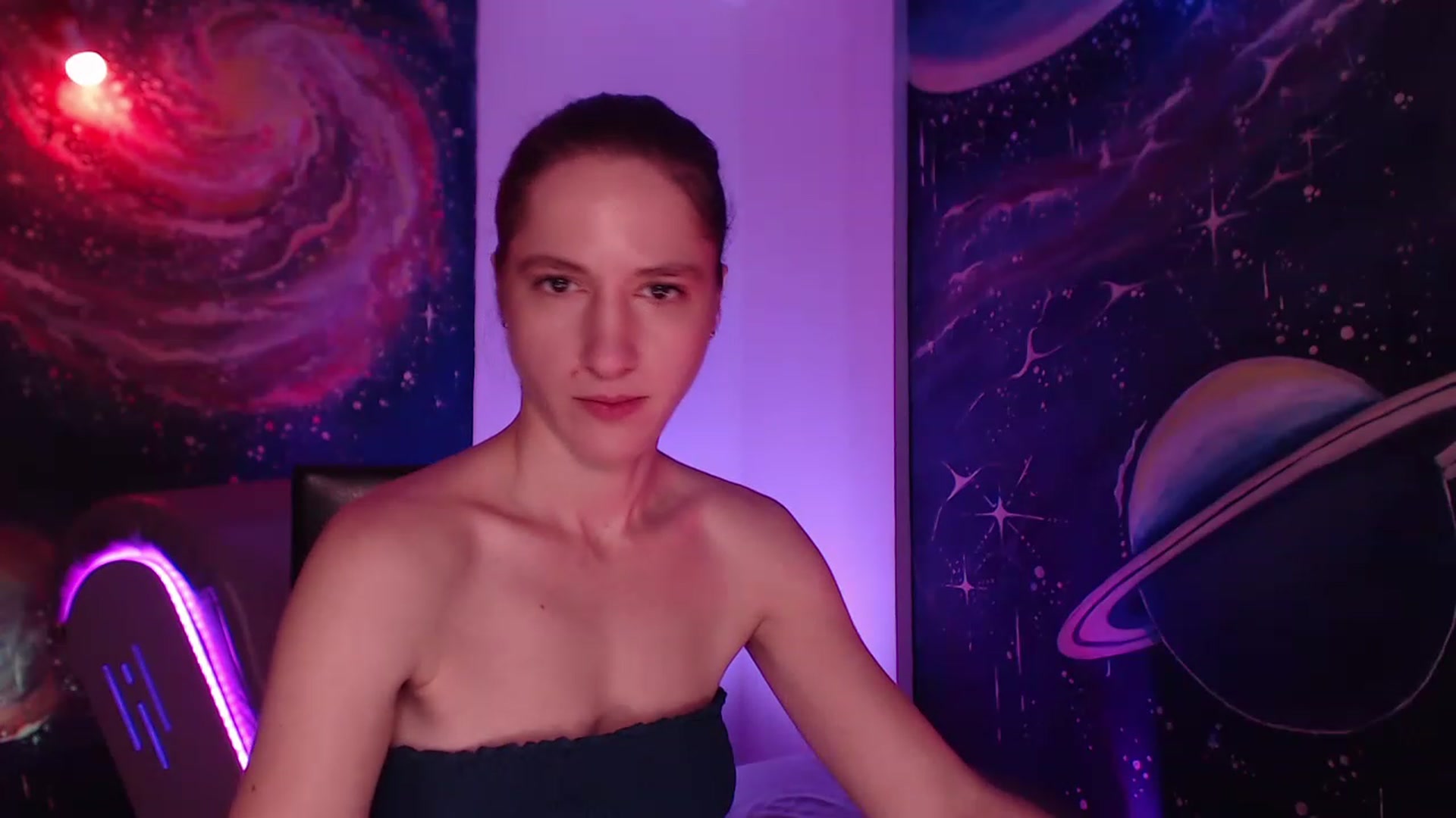 Gallery image thumbnail from IntruderRorry's myfreecams stream on, 12/16/2022, 09:33 image 16 of 20