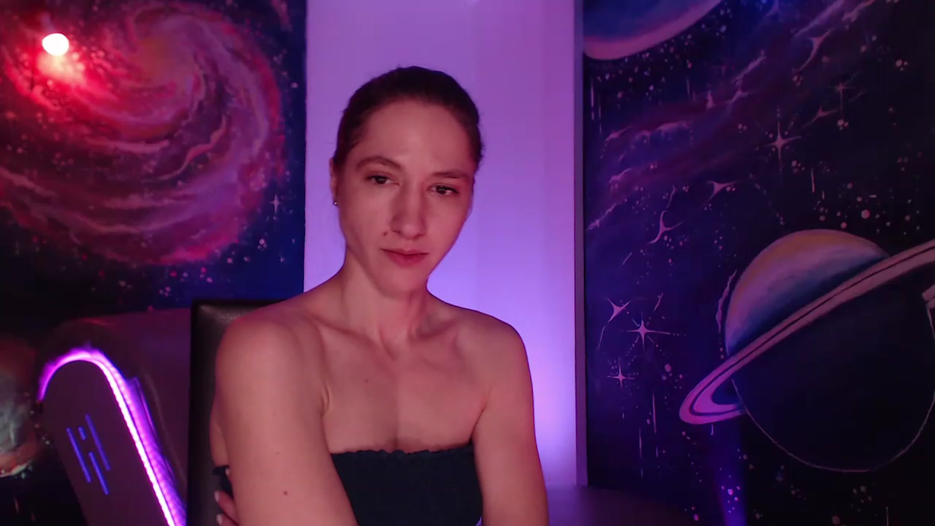 Gallery image thumbnail from IntruderRorry's myfreecams stream on, 12/16/2022, 09:33 image 12 of 20