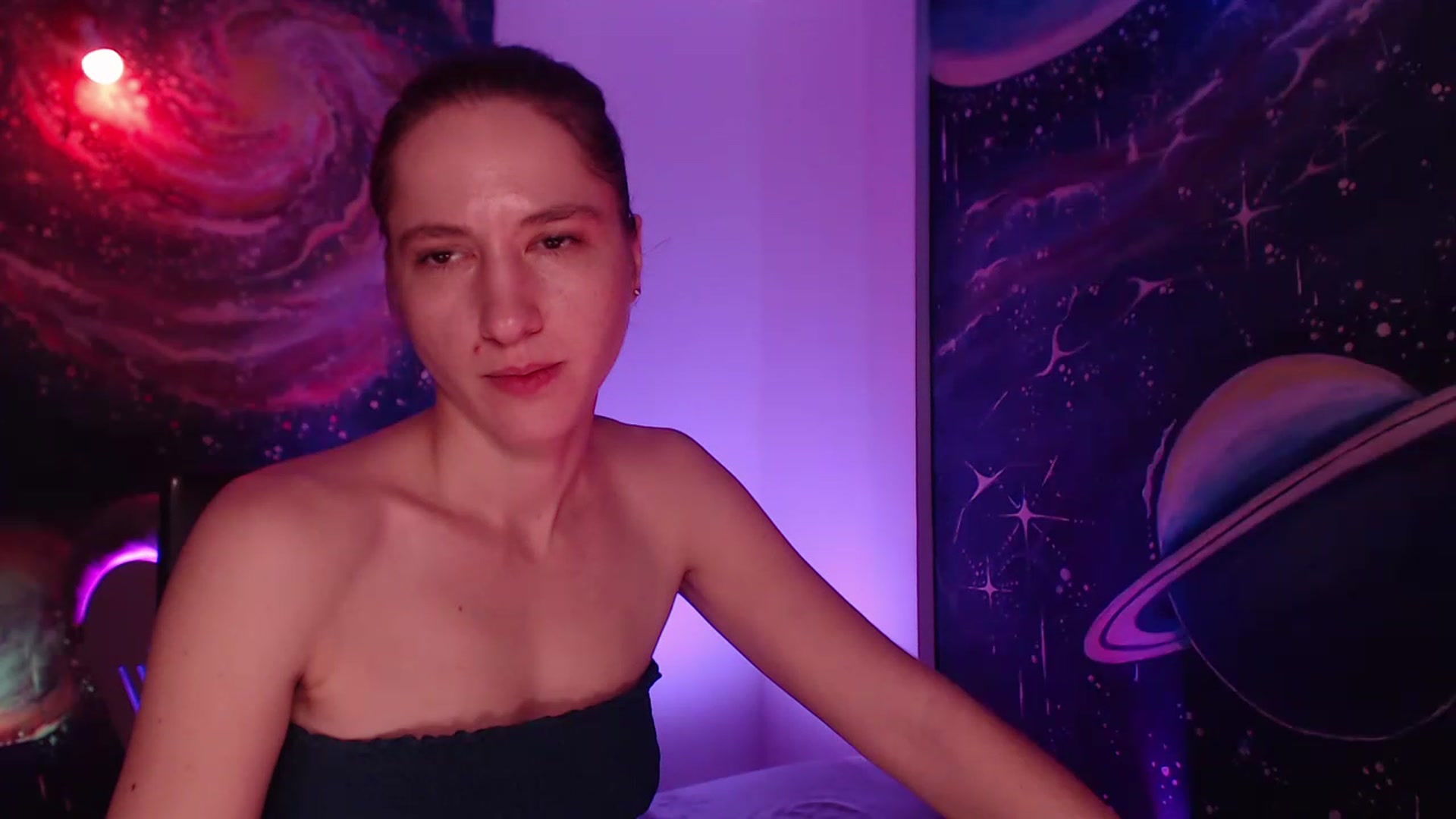 Gallery image thumbnail from IntruderRorry's myfreecams stream on, 12/16/2022, 11:58 image 15 of 20