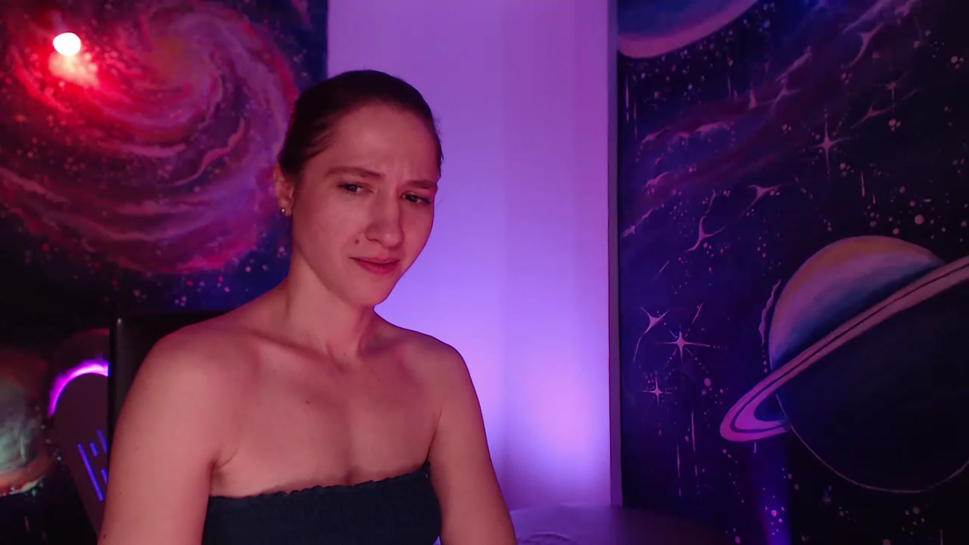 Gallery image thumbnail from IntruderRorry's myfreecams stream on, 12/16/2022, 11:58 image 6 of 20