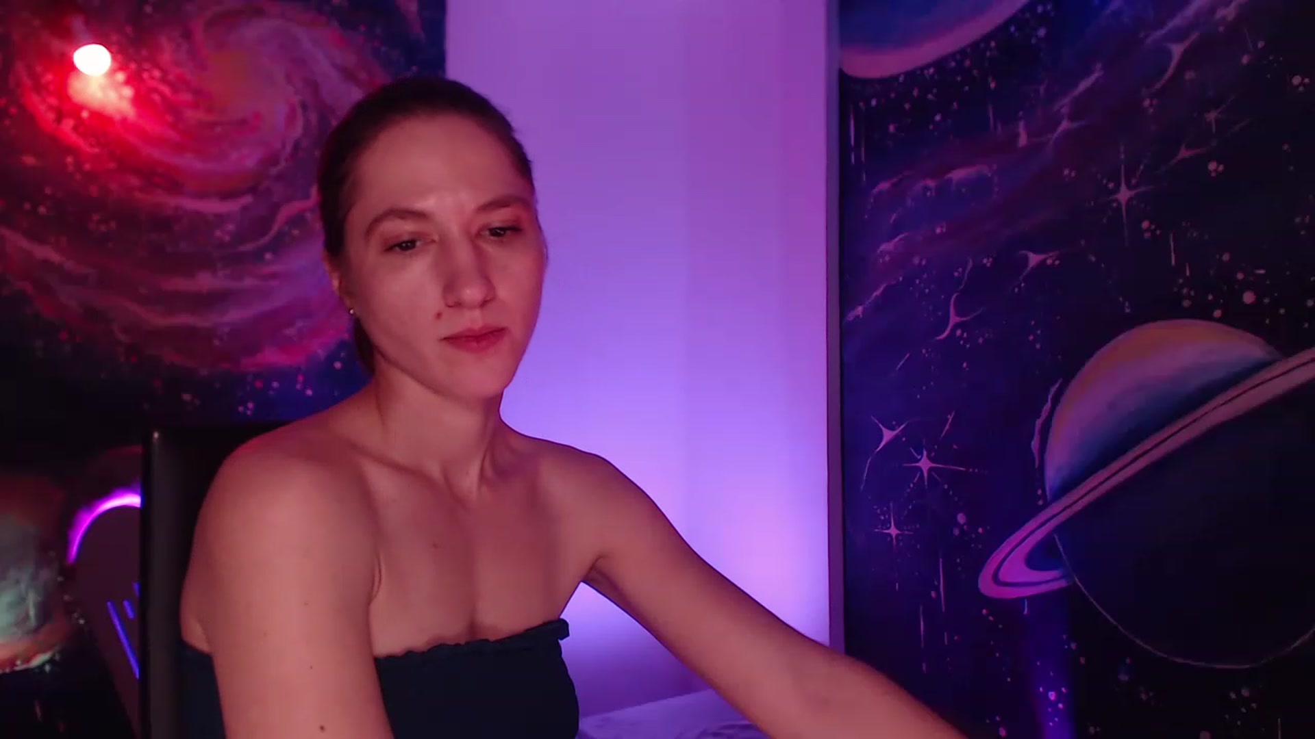 Gallery image thumbnail from IntruderRorry's myfreecams stream on, 12/16/2022, 11:58 image 18 of 20