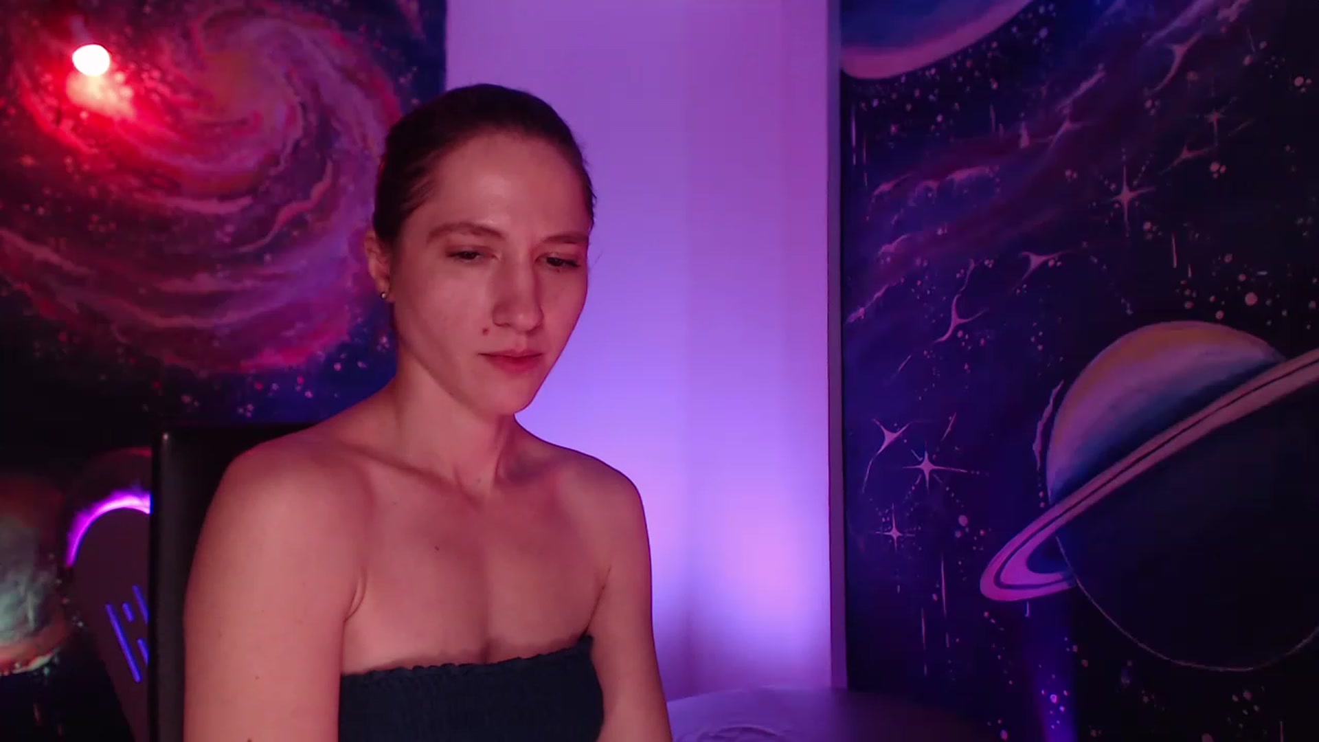 Gallery image thumbnail from IntruderRorry's myfreecams stream on, 12/16/2022, 11:58 image 5 of 20