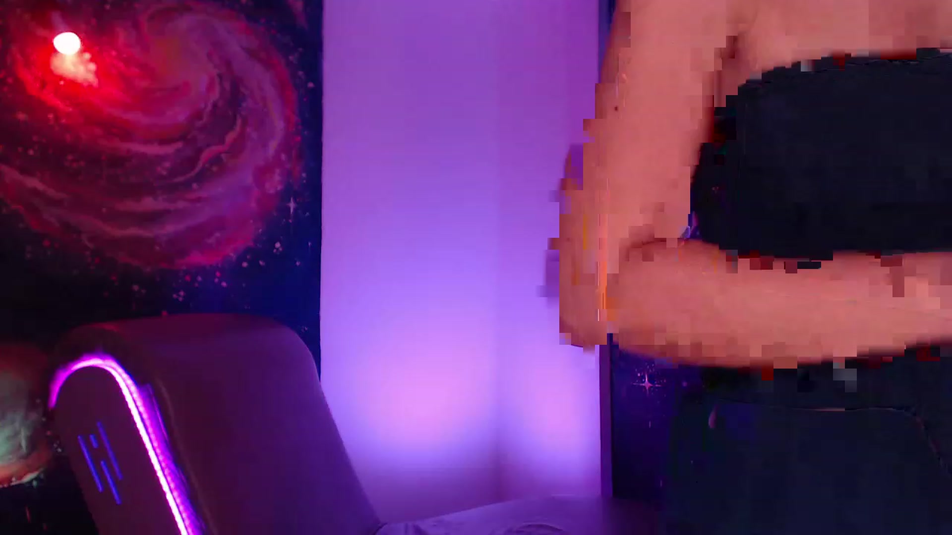 Gallery image thumbnail from IntruderRorry's myfreecams stream on, 12/16/2022, 12:16 image 7 of 20