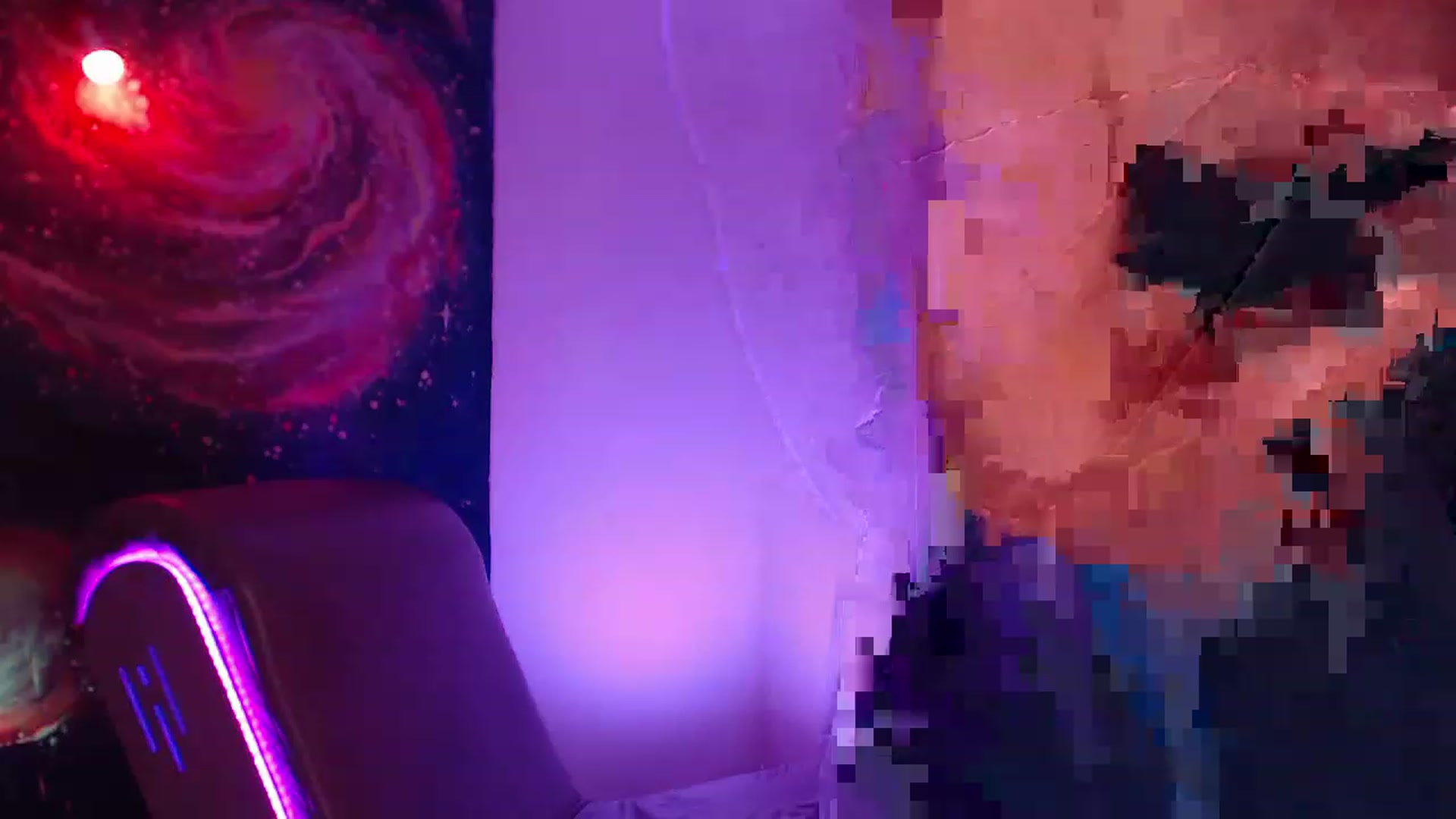 Gallery image thumbnail from IntruderRorry's myfreecams stream on, 12/16/2022, 12:16 image 19 of 20