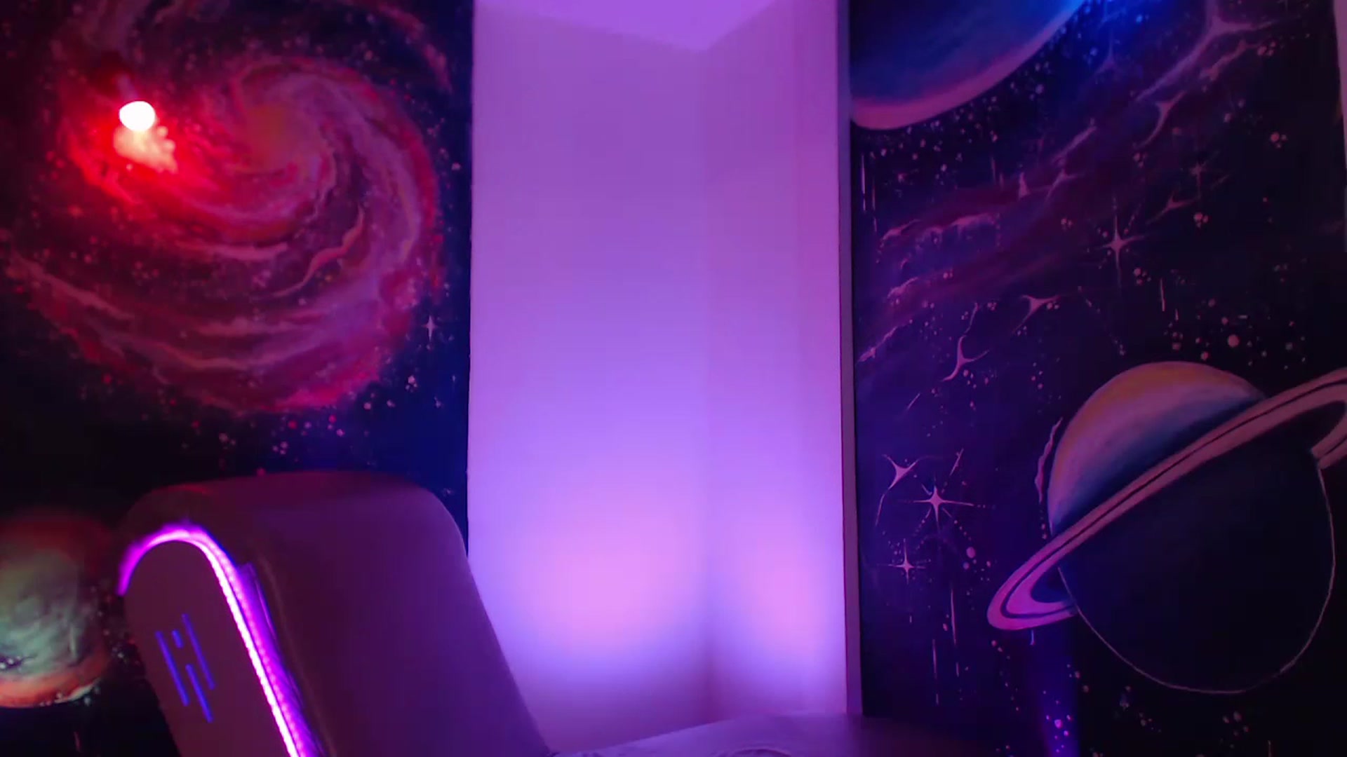 Gallery image thumbnail from IntruderRorry's myfreecams stream on, 12/16/2022, 13:27 image 14 of 20