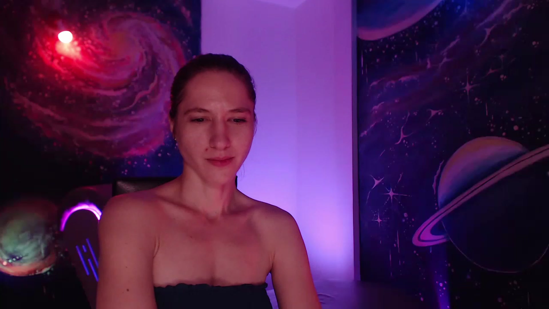 Gallery image thumbnail from IntruderRorry's myfreecams stream on, 12/16/2022, 15:13 image 17 of 20