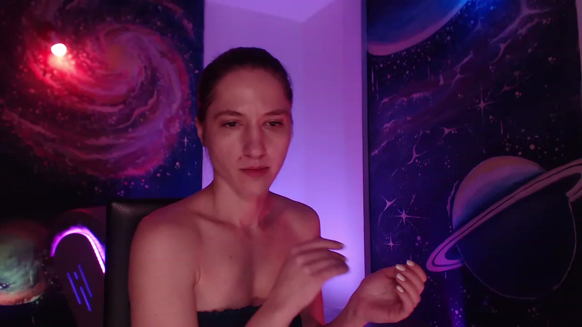 Gallery image thumbnail from IntruderRorry's myfreecams stream on, 12/16/2022, 15:13 image 1 of 20