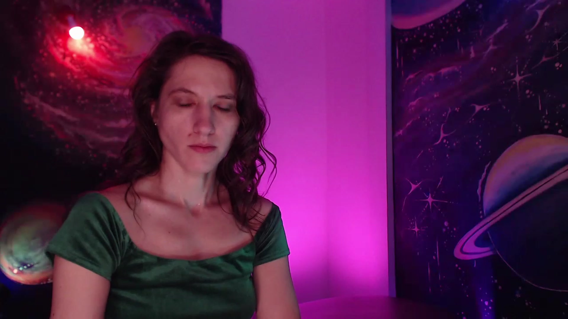 Gallery image thumbnail from IntruderRorry's myfreecams stream on, 12/18/2022, 11:57 image 16 of 20