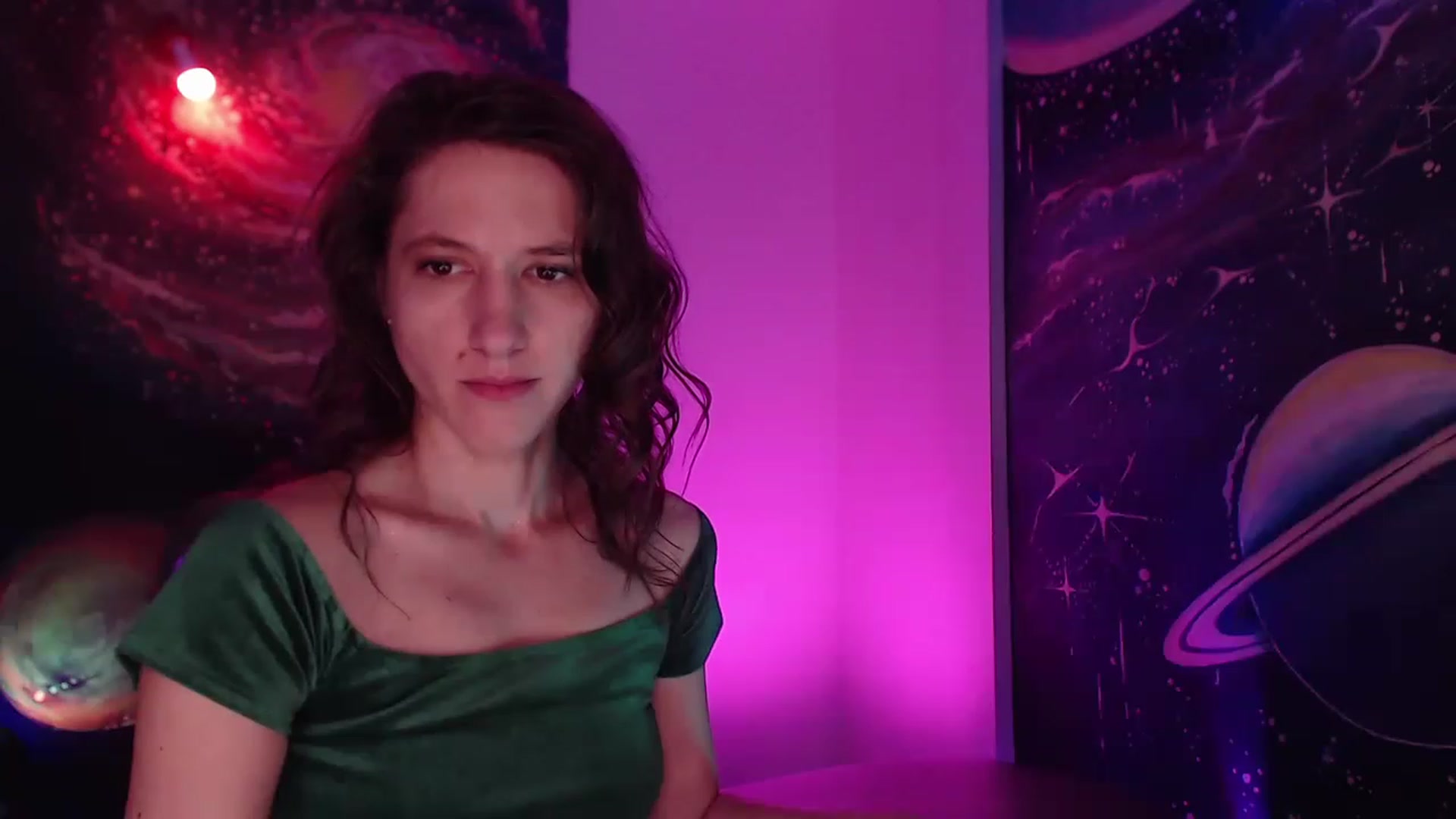 Gallery image thumbnail from IntruderRorry's myfreecams stream on, 12/18/2022, 11:57 image 17 of 20
