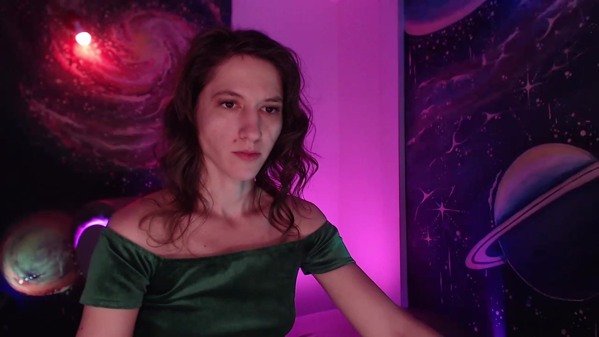 Gallery image thumbnail from IntruderRorry's myfreecams stream on, 12/18/2022, 11:57 image 2 of 20