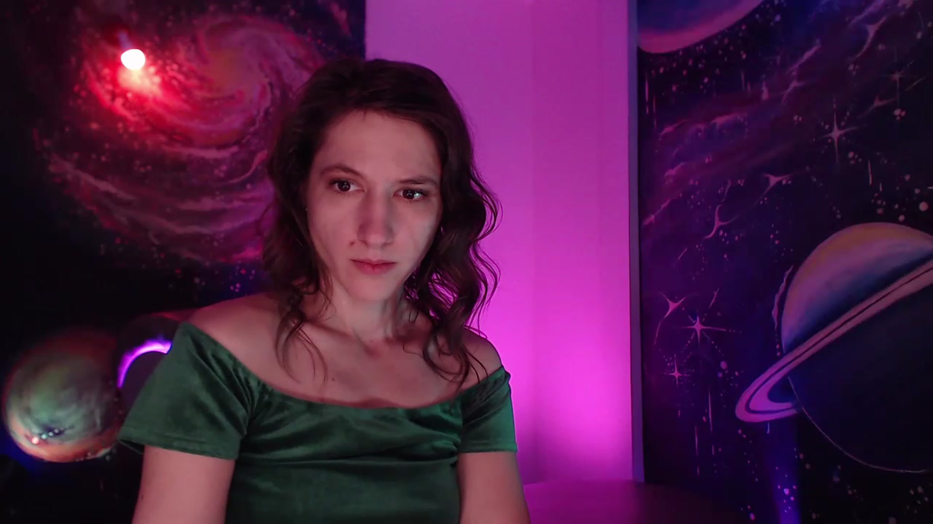 Gallery image thumbnail from IntruderRorry's myfreecams stream on, 12/18/2022, 11:57 image 12 of 20