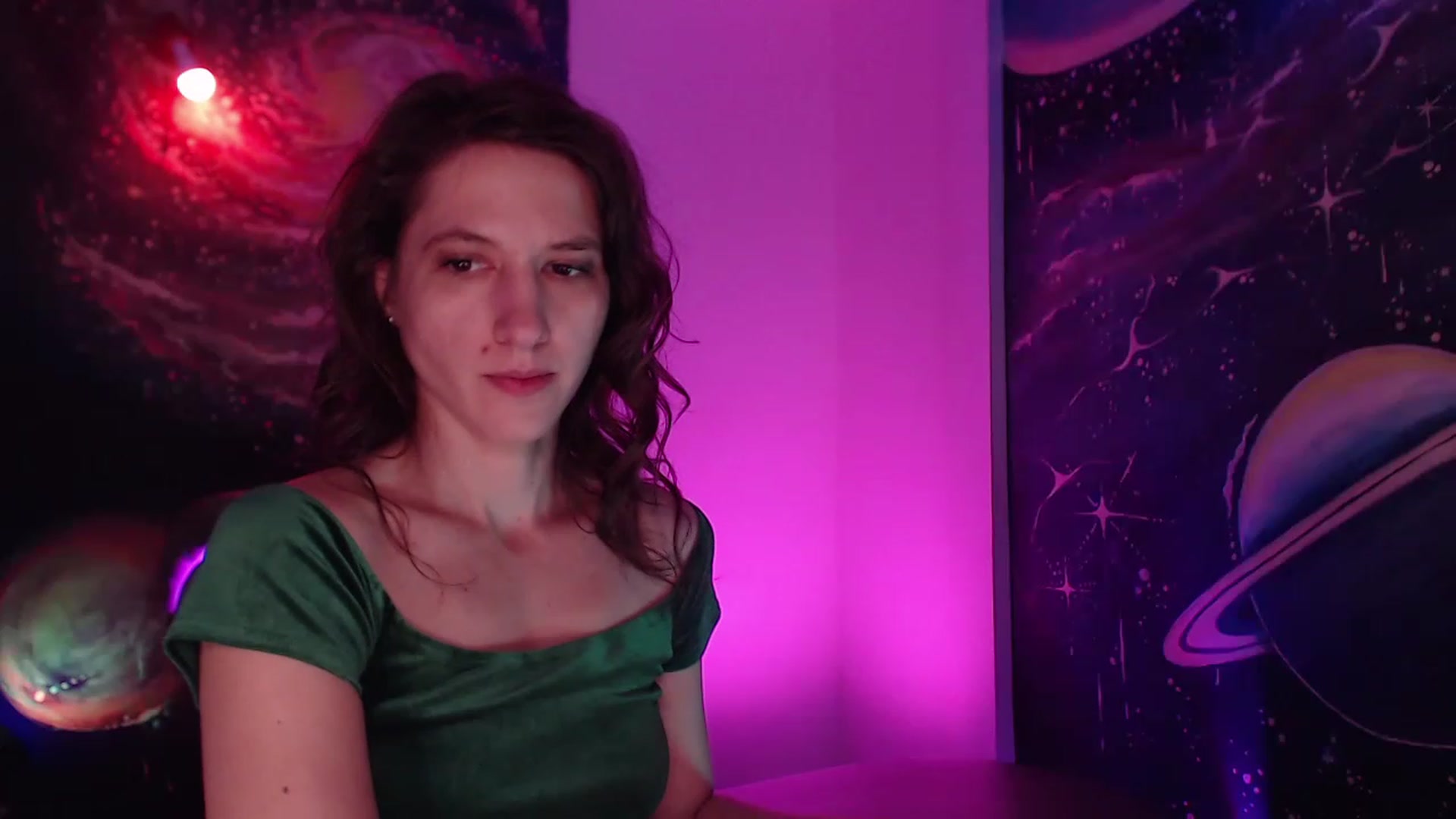 Gallery image thumbnail from IntruderRorry's myfreecams stream on, 12/18/2022, 11:57 image 18 of 20