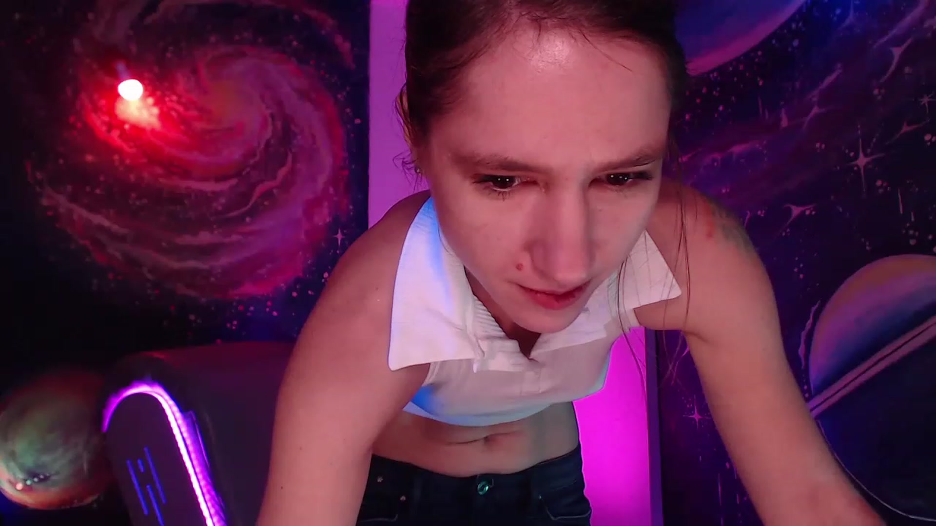 Gallery image thumbnail from IntruderRorry's myfreecams stream on, 12/19/2022, 07:56 image 1 of 20