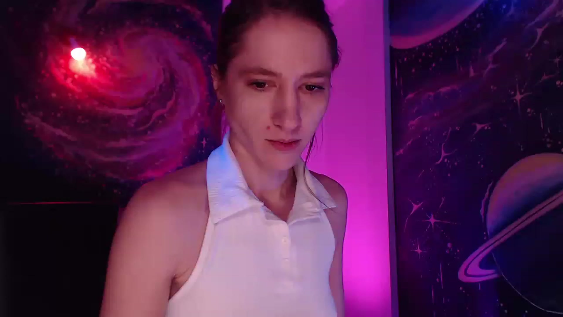 Gallery image thumbnail from IntruderRorry's myfreecams stream on, 12/19/2022, 07:56 image 17 of 20
