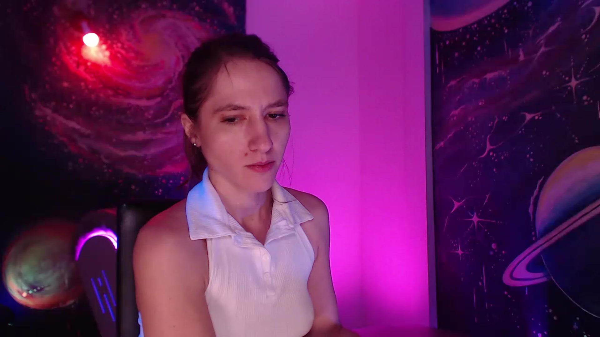 Gallery image thumbnail from IntruderRorry's myfreecams stream on, 12/19/2022, 11:05 image 1 of 20