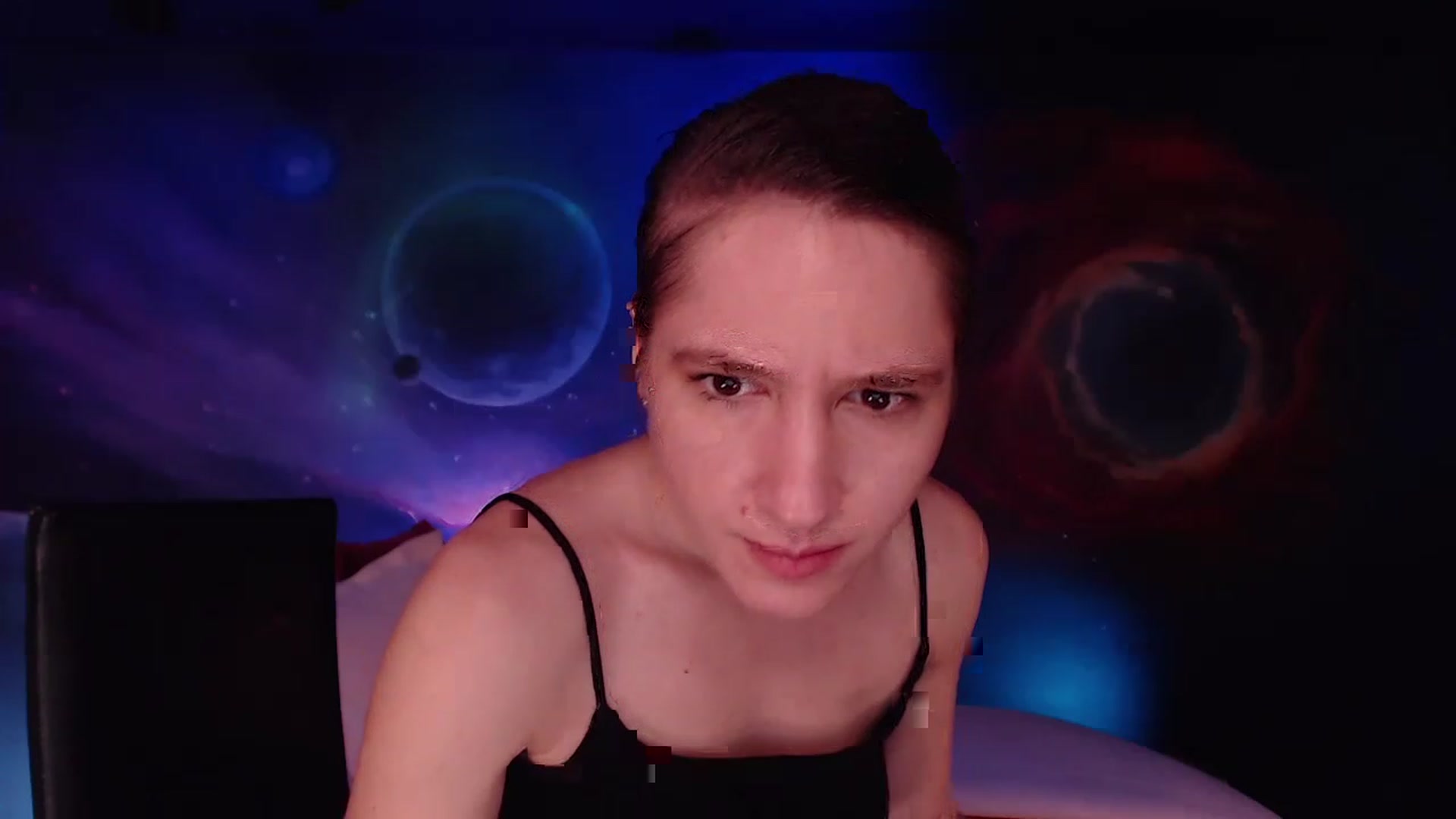Gallery image thumbnail from IntruderRorry's myfreecams stream on, 12/20/2022, 10:04 image 17 of 20