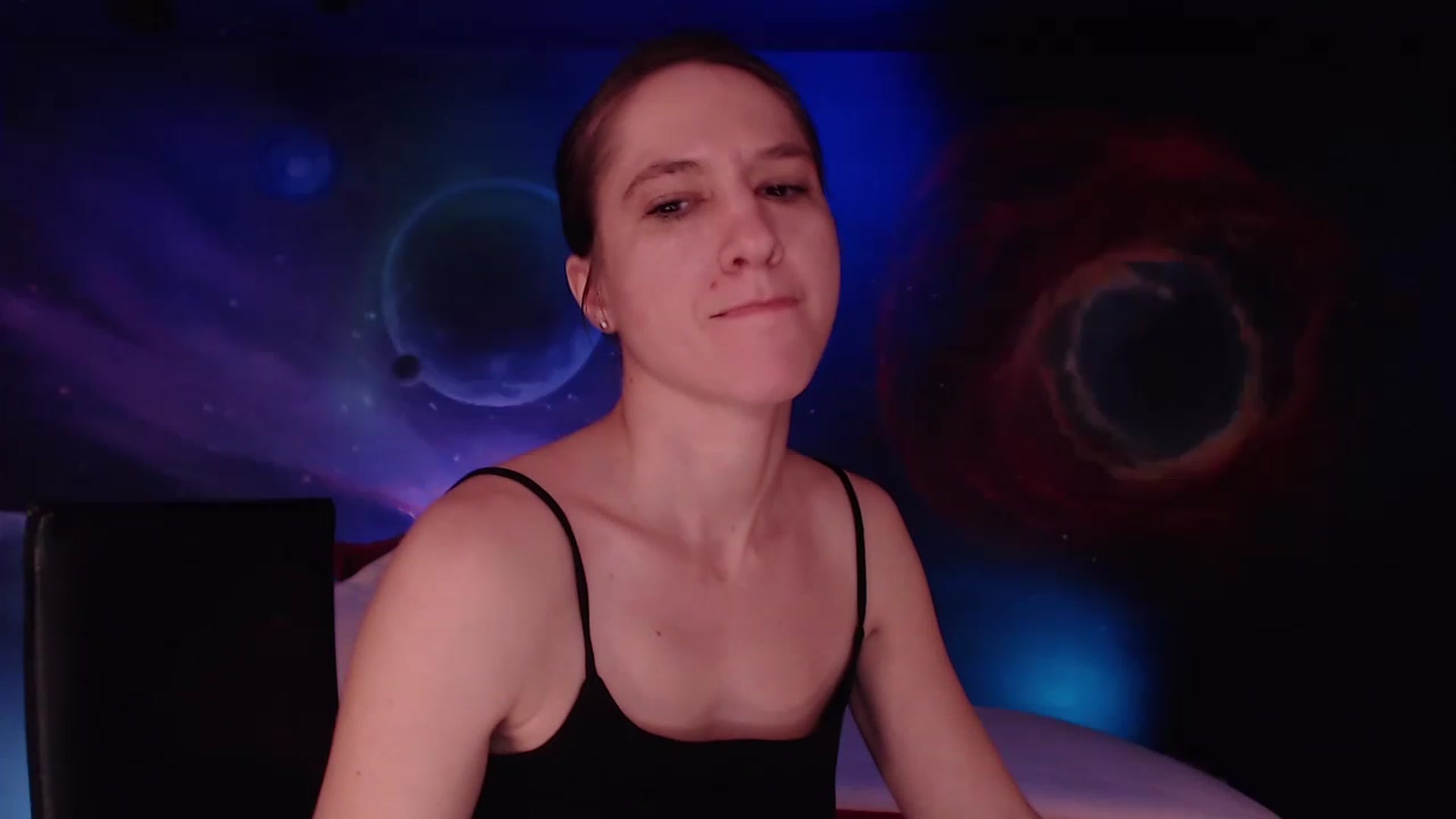 Gallery image thumbnail from IntruderRorry's myfreecams stream on, 12/20/2022, 10:18 image 3 of 20
