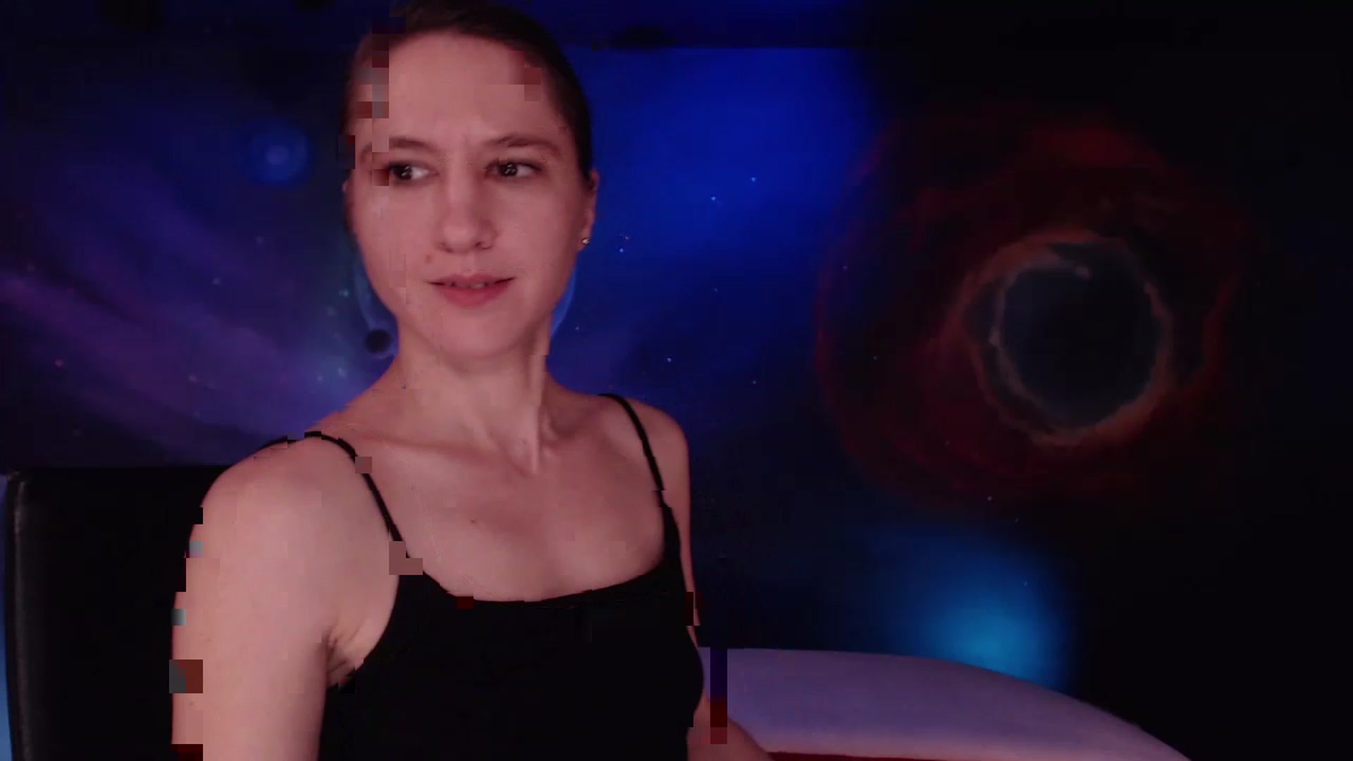 Gallery image thumbnail from IntruderRorry's myfreecams stream on, 12/20/2022, 10:18 image 18 of 20