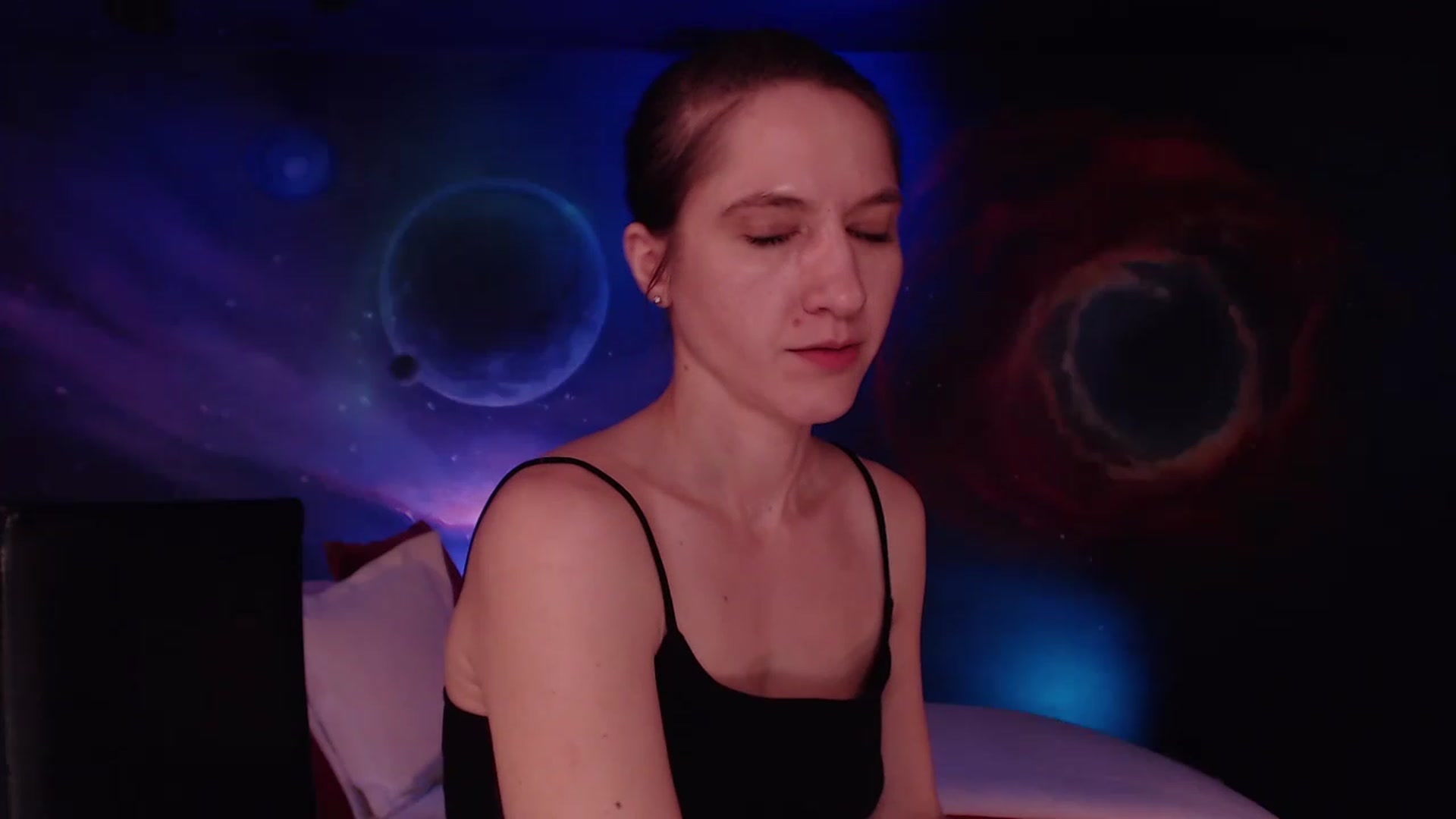 Gallery image thumbnail from IntruderRorry's myfreecams stream on, 12/20/2022, 13:06 image 6 of 20
